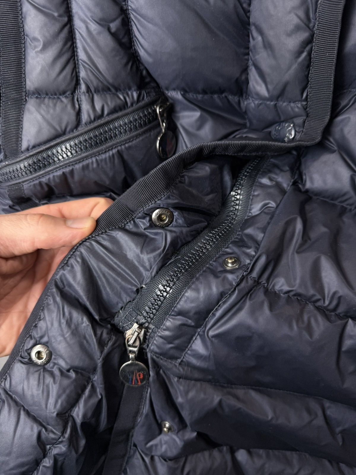 Moncler Moncler Puffer Jacket Wmns Down Jacket Size L / US 10 / IT 46 - 12 Thumbnail