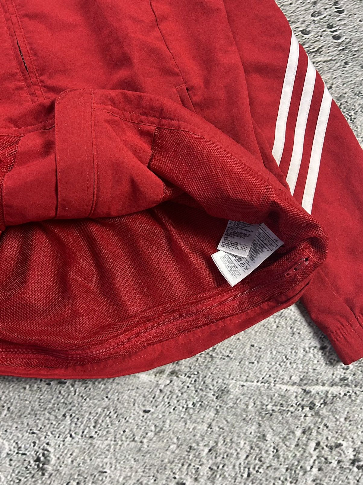 Adidas Adidas track jacket vintage red Y2K nylon zip Size US S / EU 44-46 / 1 - 7 Thumbnail