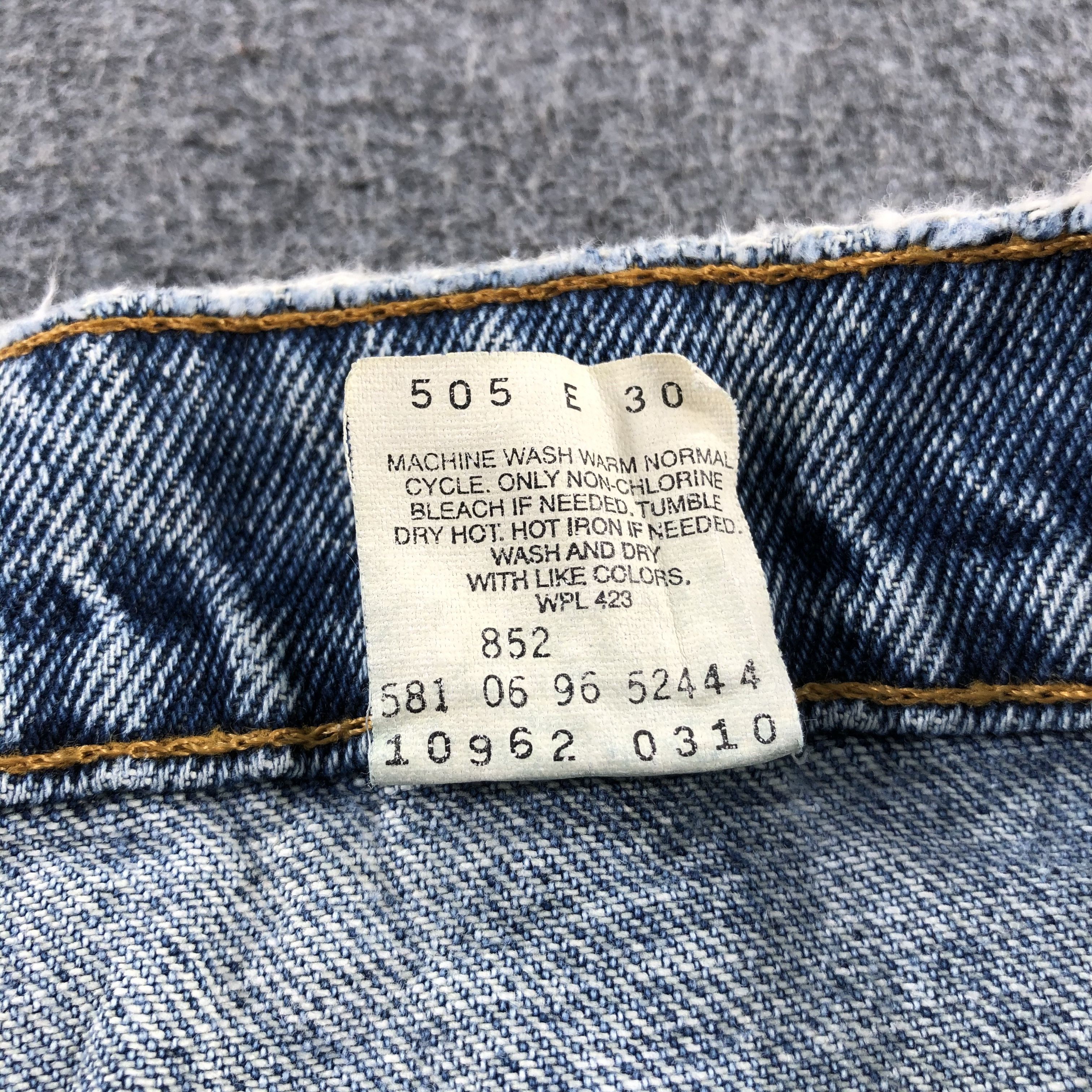 Levi's 90s Vintage Blue Wash Levis 505 Jeans-J2411 Size US 30 / EU 46 - 16 Thumbnail