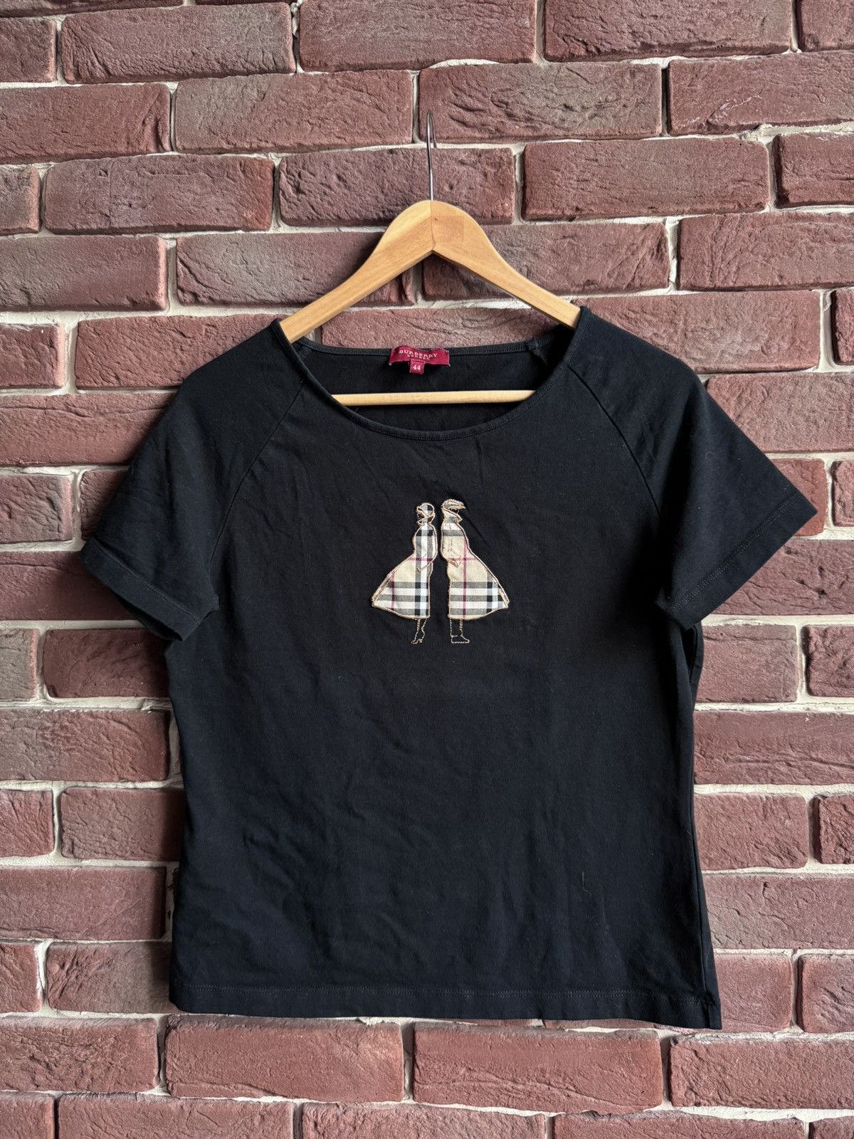 Burberry Vintage Burberry London Nova Check Luxury Brand Tshirt Size M / US 6-8 / IT 42-44 - 1 Thumbnail