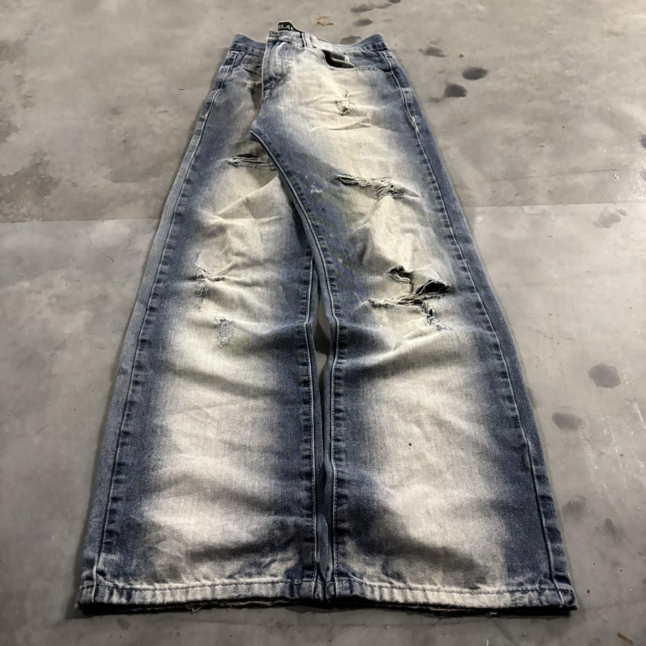 Vintage Crazy Vintage Y2K/2000s Grunge Faded Wash Distressed Mall Goth Denim Jeans! Size US 31 - 3 Thumbnail