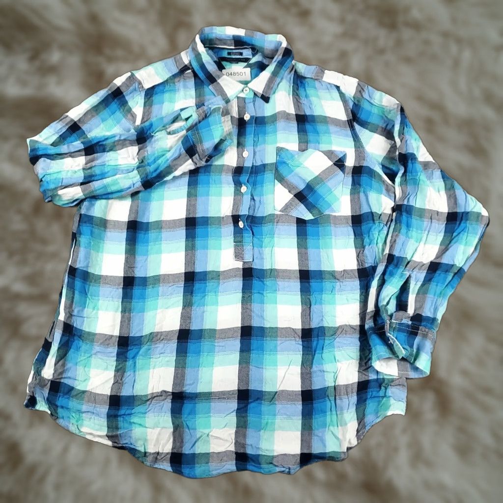 Tommy Hilfiger Tommy Hilfiger Womens XL Blue Plaid Long Sleeve Button Up Shirt Cotton Size XL / US 12-14 / IT 48-50 - 1 Thumbnail