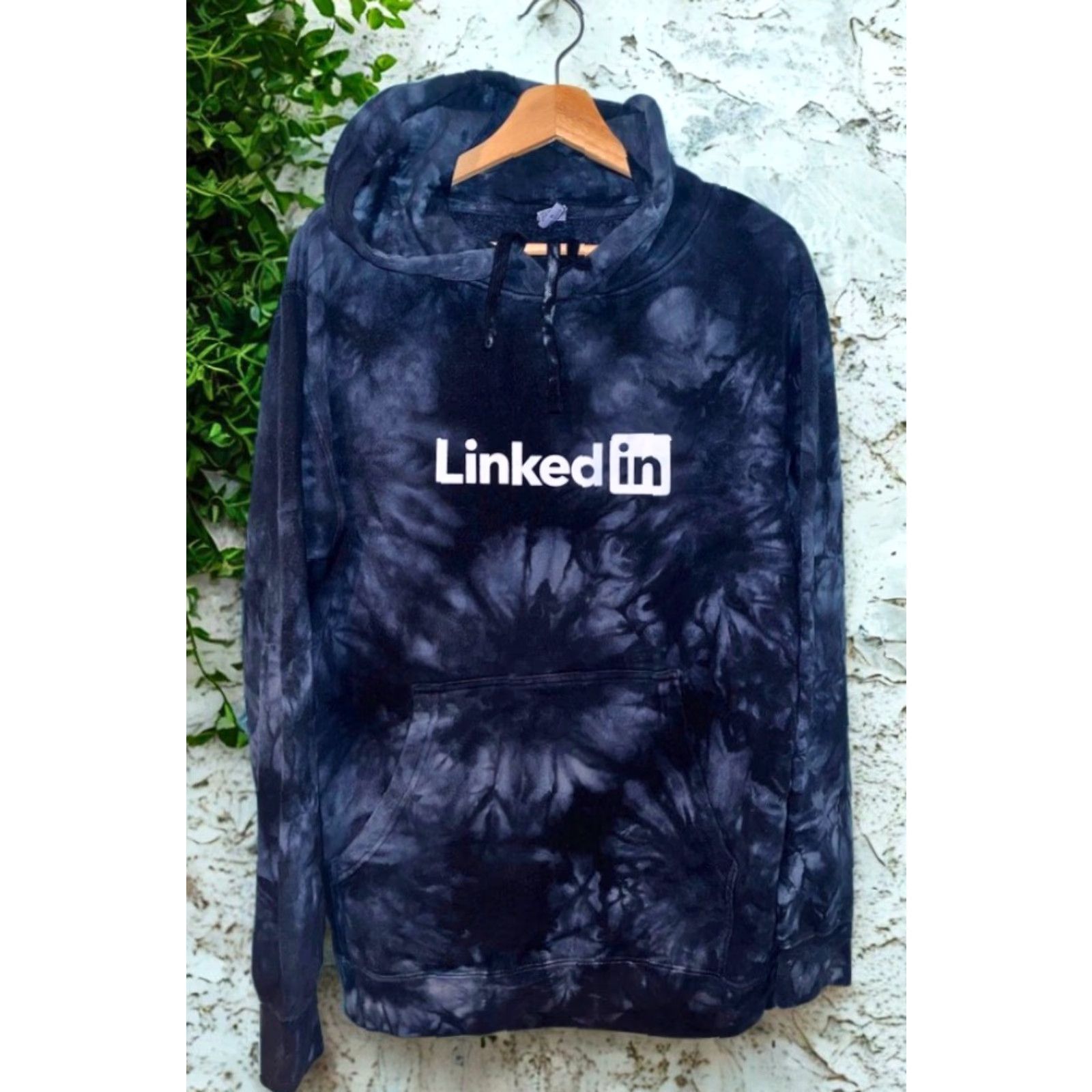 Vintage VINTAGE LinkedIn Employee Exclusive Blue Tie-Dye Hoodie Independent Trading Company Hooded Pullover Men’s M Size US M / EU 48-50 / 2 - 2 Thumbnail