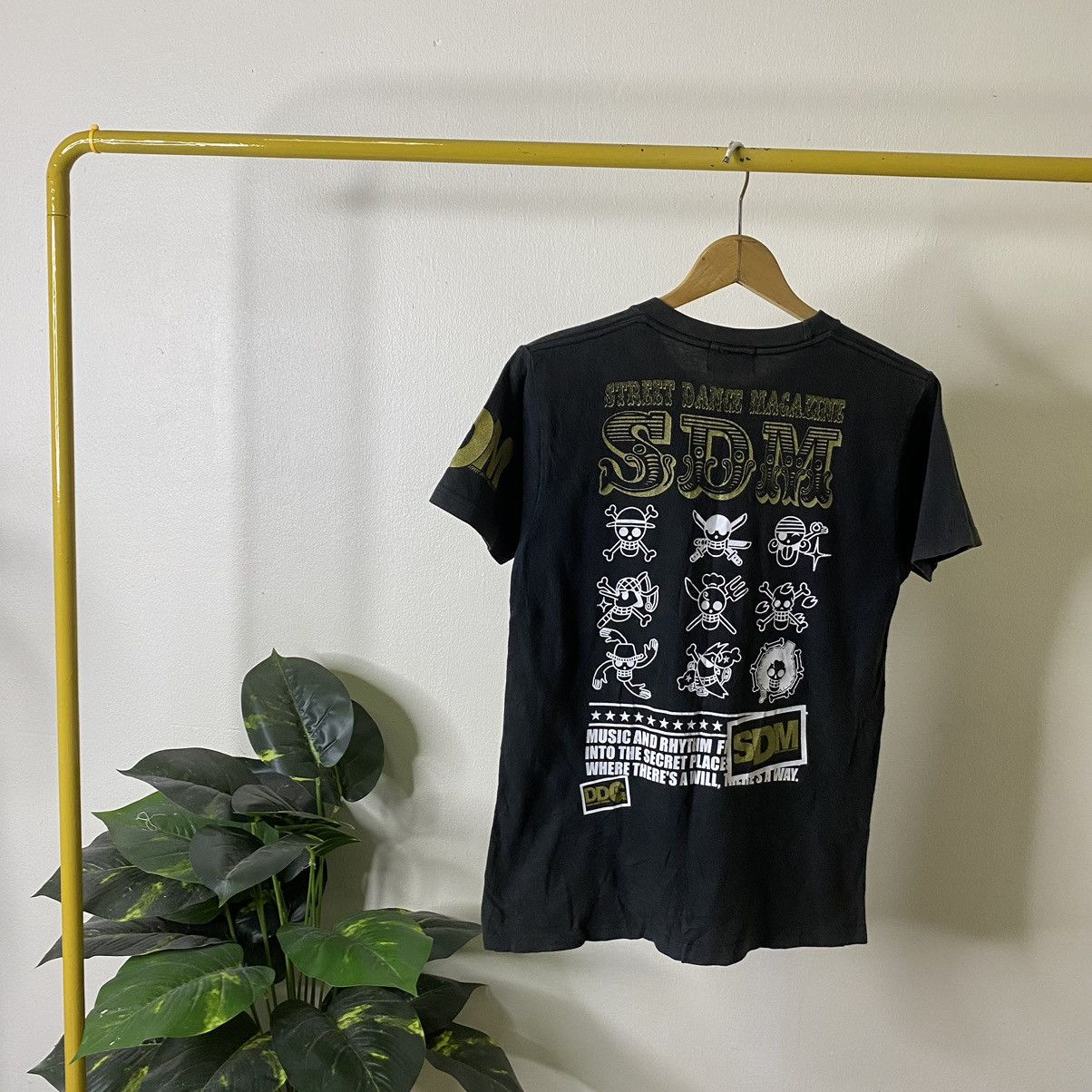 Japanese Brand Dance Dance Culture x One Piece King Of Pirates Anime Tee Size US S / EU 44-46 / 1 - 5 Thumbnail