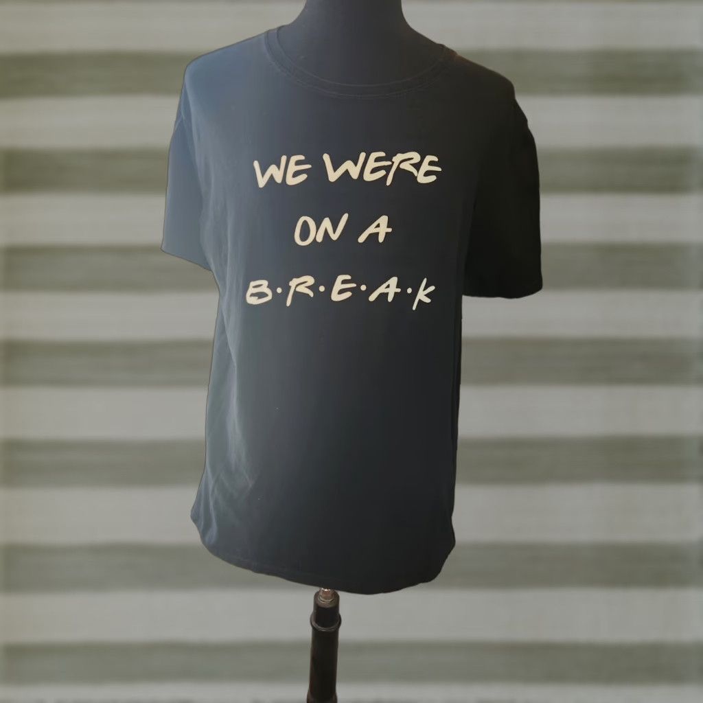 Gildan Friends TV Show We Were On A Break Black Short Sleeve T-Shirt XL Size US XL / EU 56 / 4 - 1 Preview