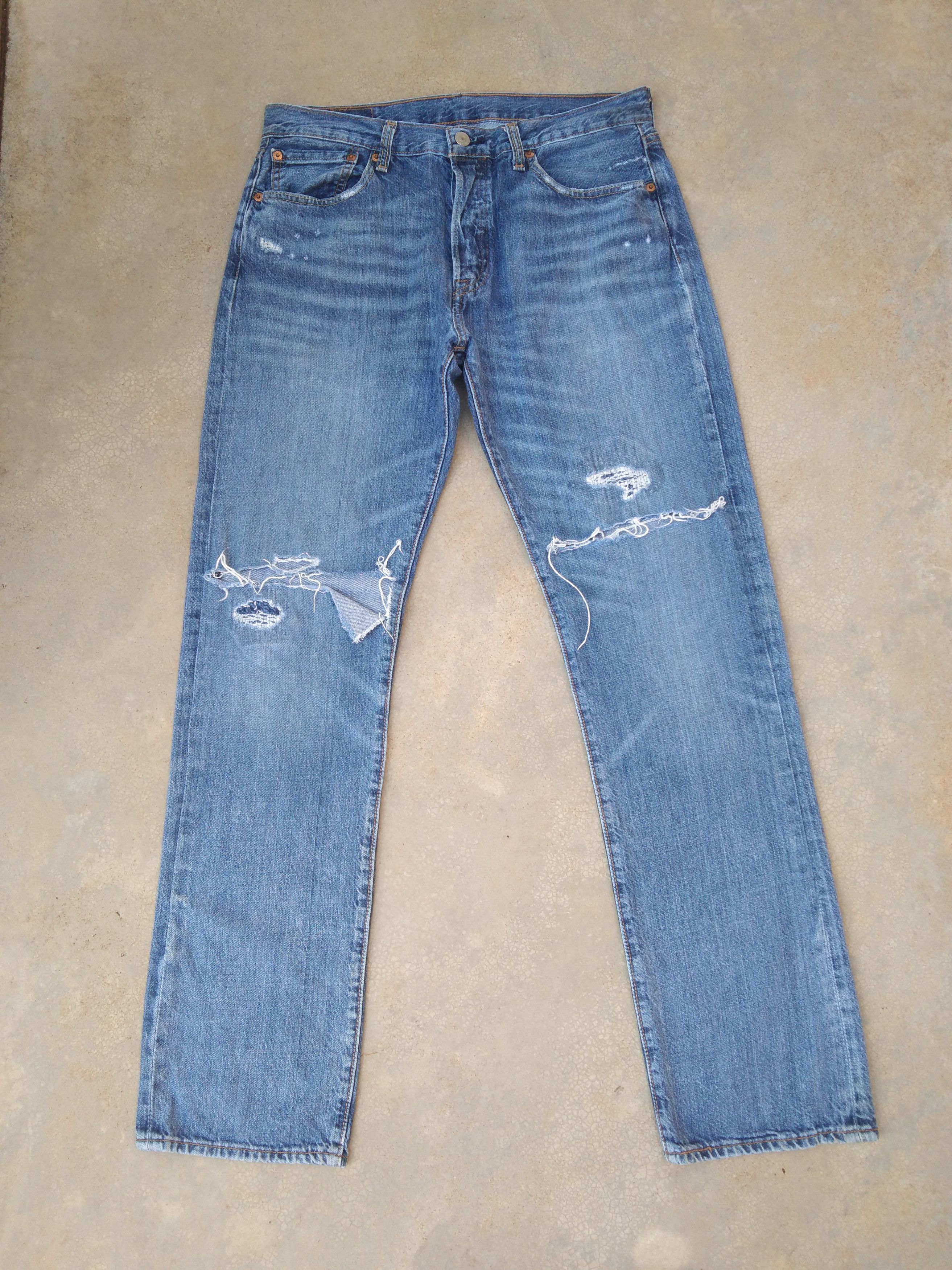 Levi's Vintage Levi's 501 Distressed Jeans 31x32 Size US 31 - 1 Thumbnail