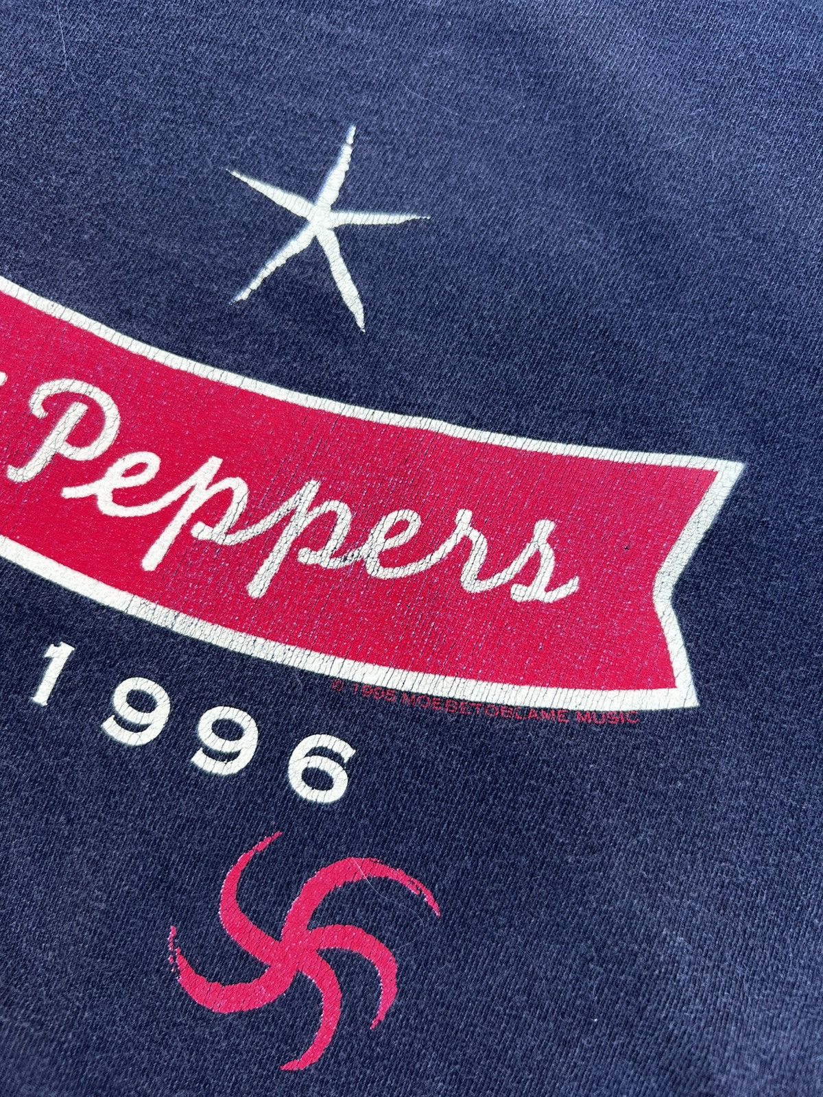 Other Red Hot Chili peppers one hot minute Size US XL / EU 56 / 4 - 6 Thumbnail