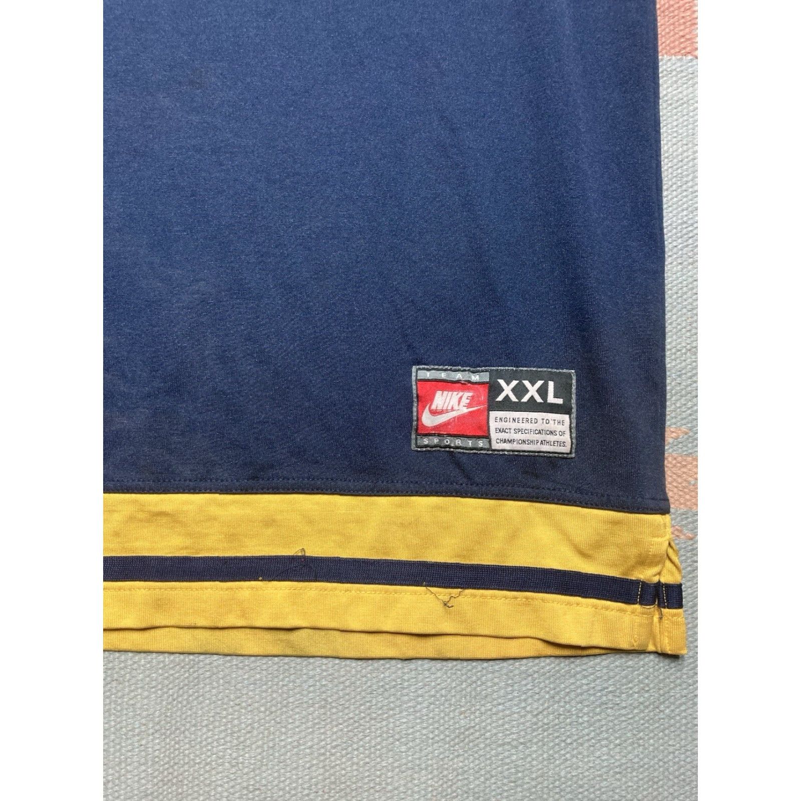 Nike VINTAGE Nike warmup shooting shirt university of Michigan basketball swoosh XXL Shirt Men Blue 2XL University 90s Mens Size US XXL / EU 58 / 5 - 3 Thumbnail