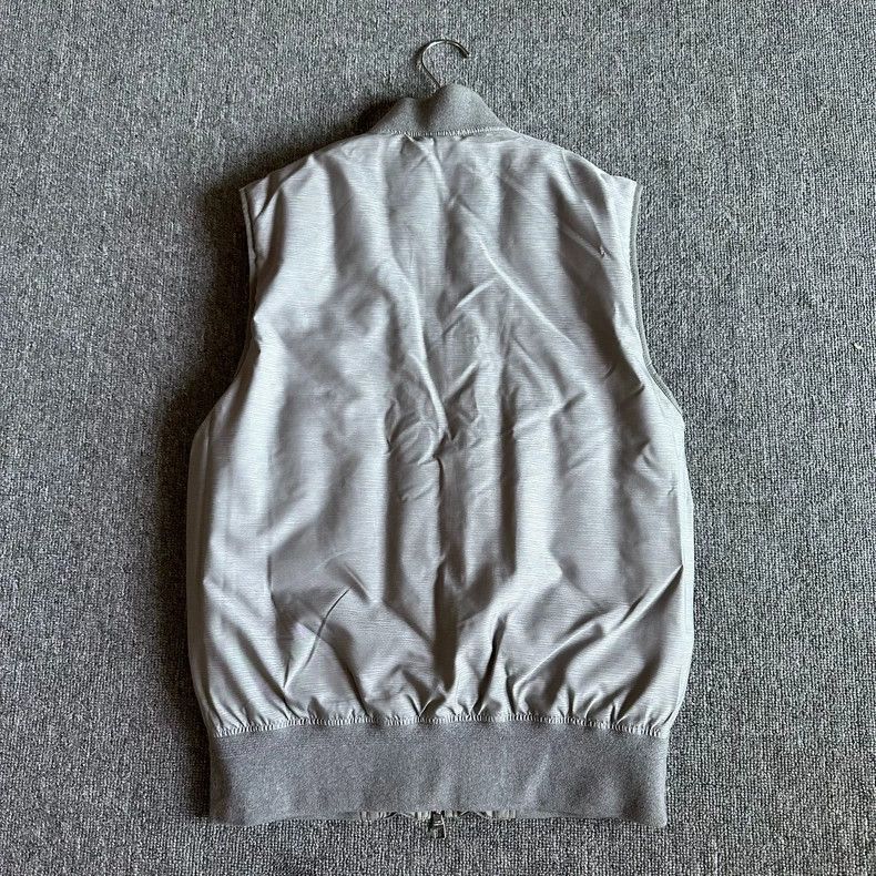 Louis Vuitton Louis Vuitton Silver-grey down jacket vest 2502-Nextarrow Size 46R - 8 Thumbnail