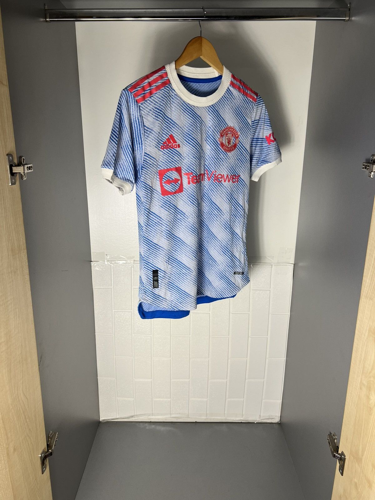 Vintage ADIDAS FC MANCHESTER UNITED ENGLAND SOCCER JERSEY RETRO Y2K Size US S / EU 44-46 / 1 - 3 Thumbnail