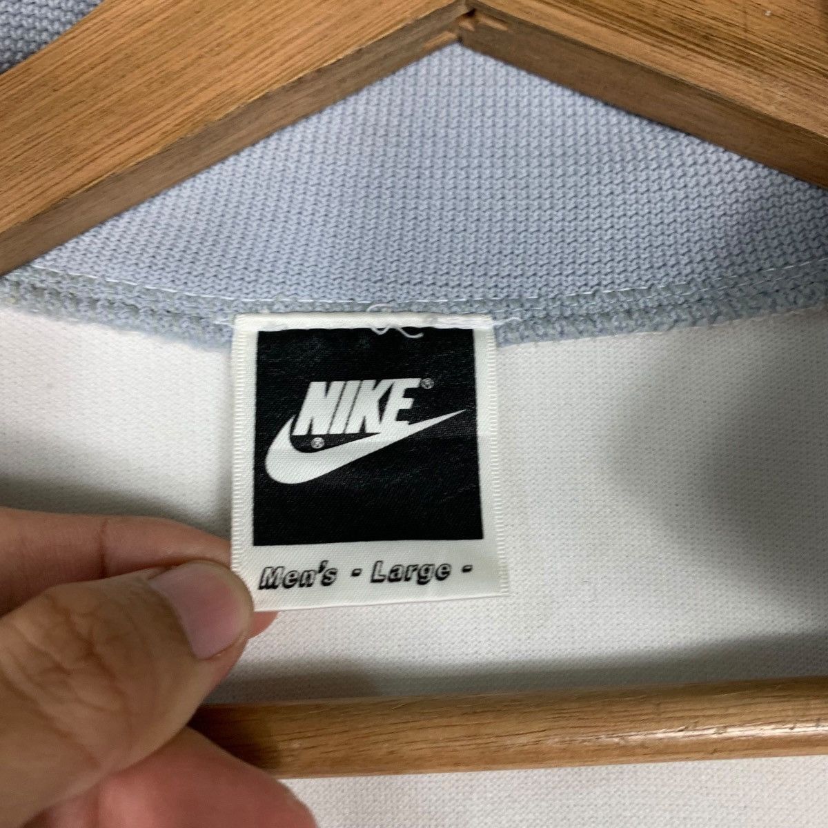 Nike Vintage NIKE Gymnastics White Sweater #1351-C61 Size US L / EU 52-54 / 3 - 17 Thumbnail