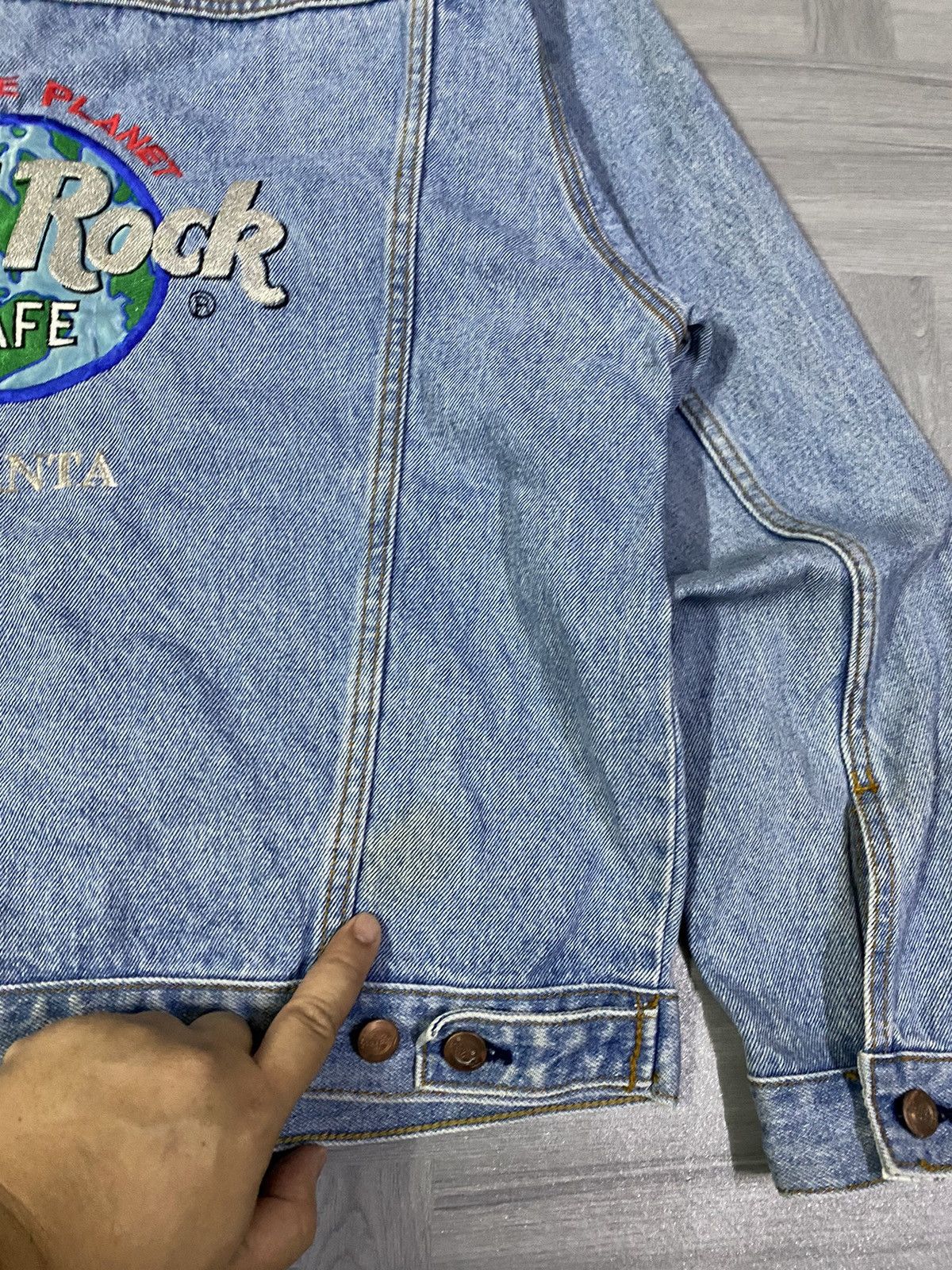 Hard Rock Cafe Vintage Hard Rock Cafe Atlanta Save The Planet Denim Jacket Size US L / EU 52-54 / 3 - 8 Thumbnail