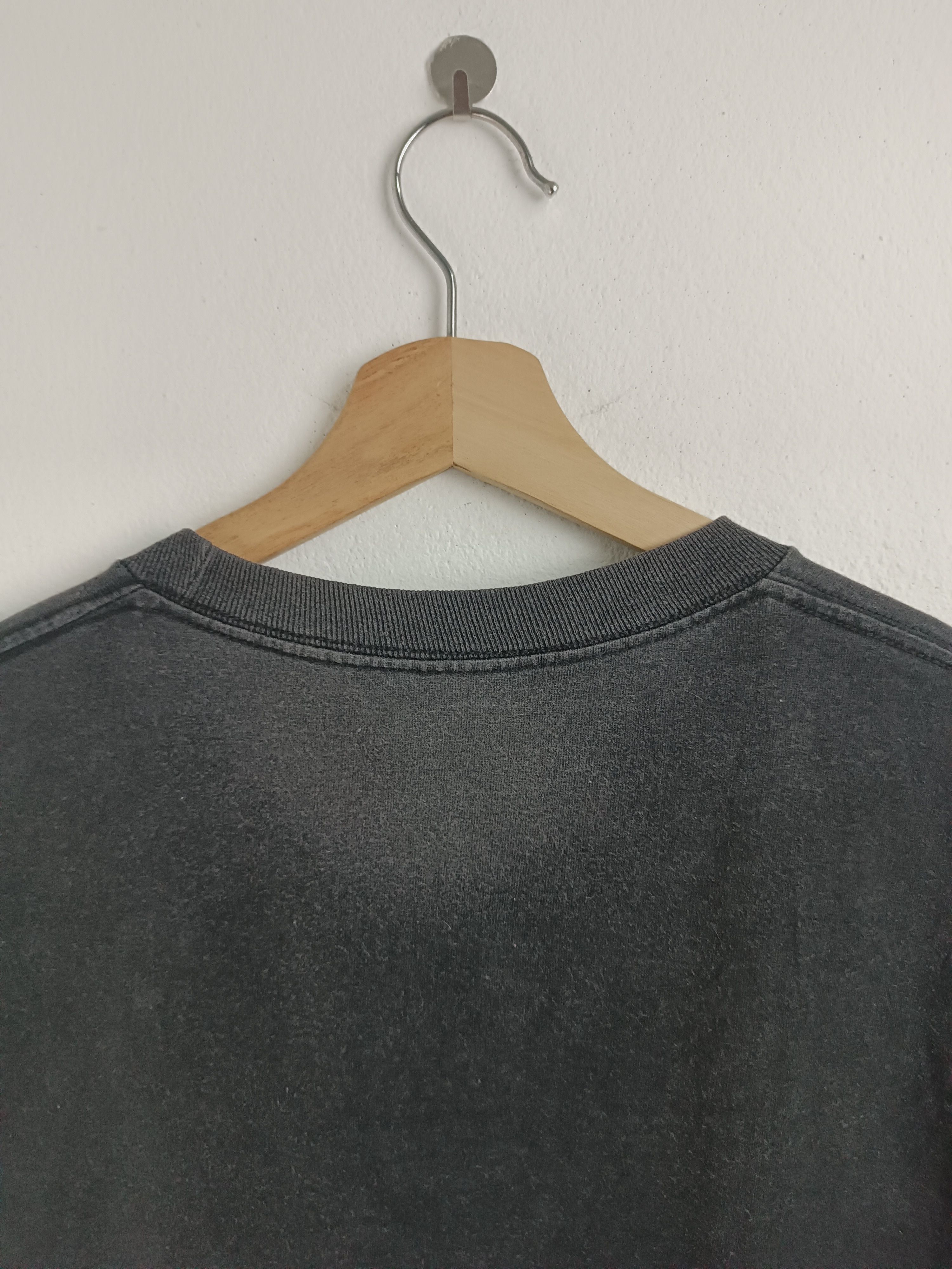 Diamond Supply Co. THRASHED FADED DIAMOND SUPPLY CO FINGER TEE VERY RARE Size US L / EU 52-54 / 3 - 17 Thumbnail