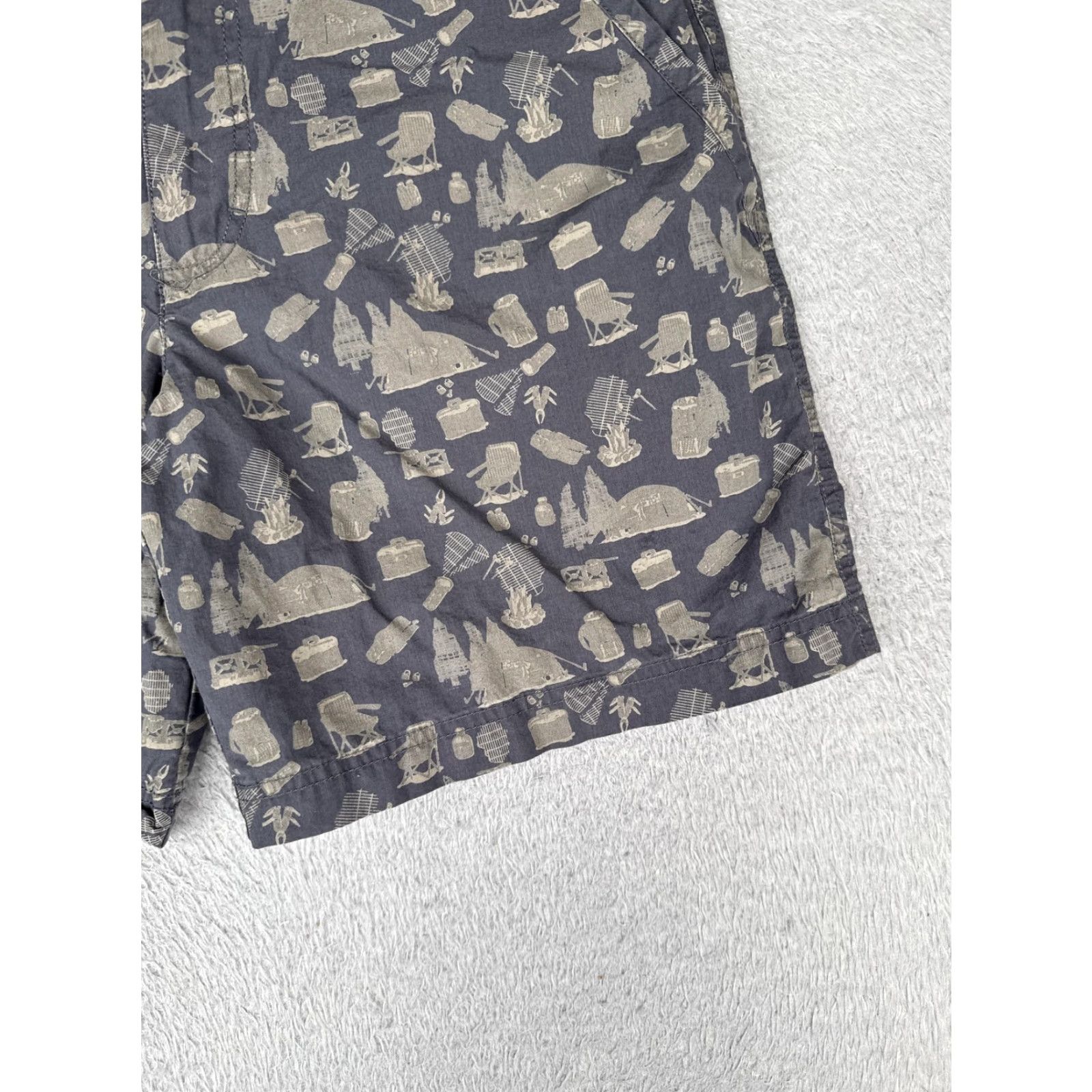 Vintage Columbia Shorts Mens 34x8 Gray Camping Print Chino 8 Inseam Lightweight Outdoor Casual Travel Shirt Size US 34 / EU 50 - 3 Thumbnail