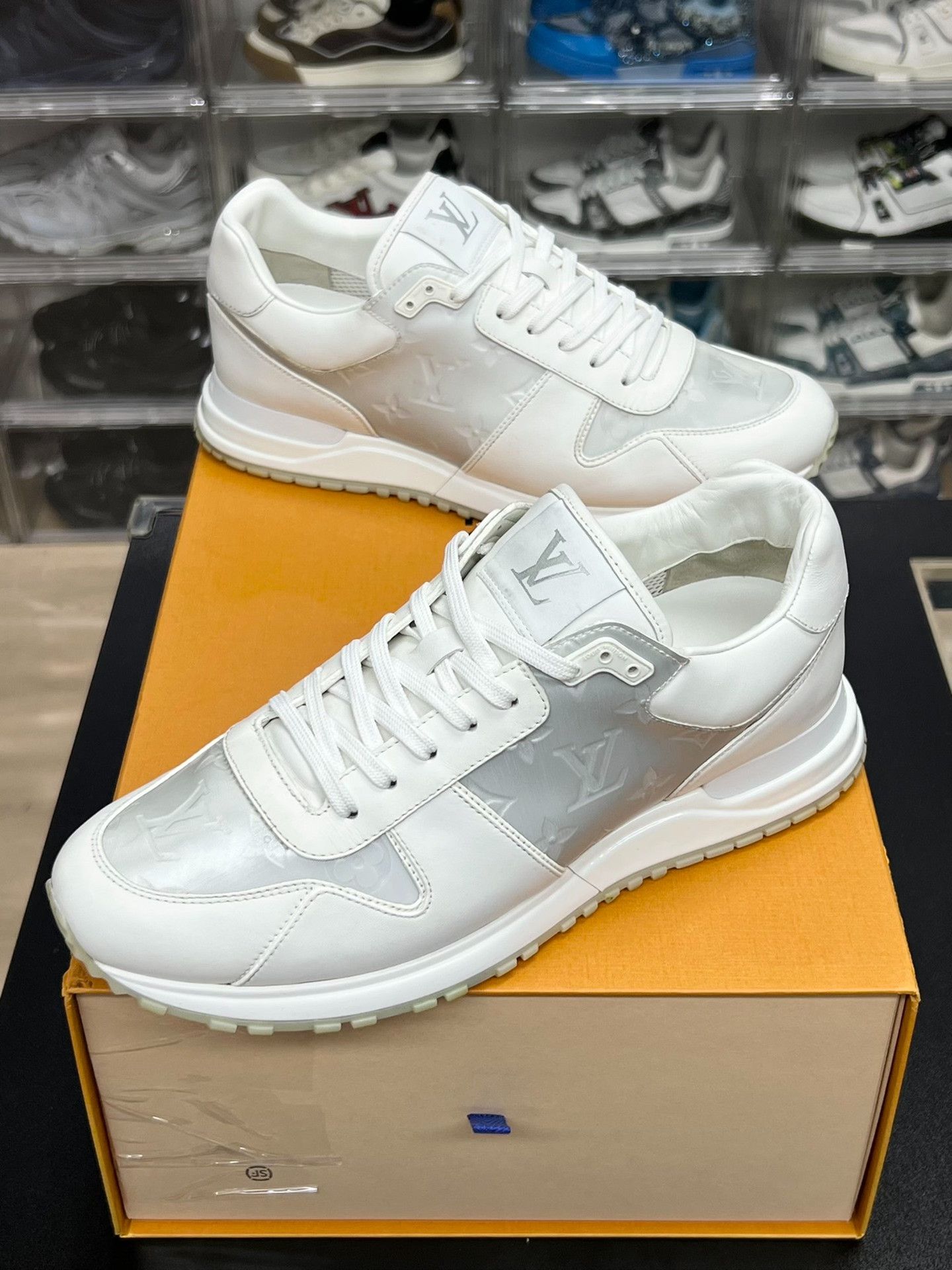 Louis Vuitton Louis Vuitton Patchwork White Lowtop Sneakers 9 Men Size US 9 / EU 42 - 1 Thumbnail