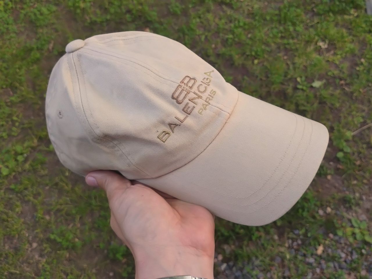 Balenciaga cap beige clearance