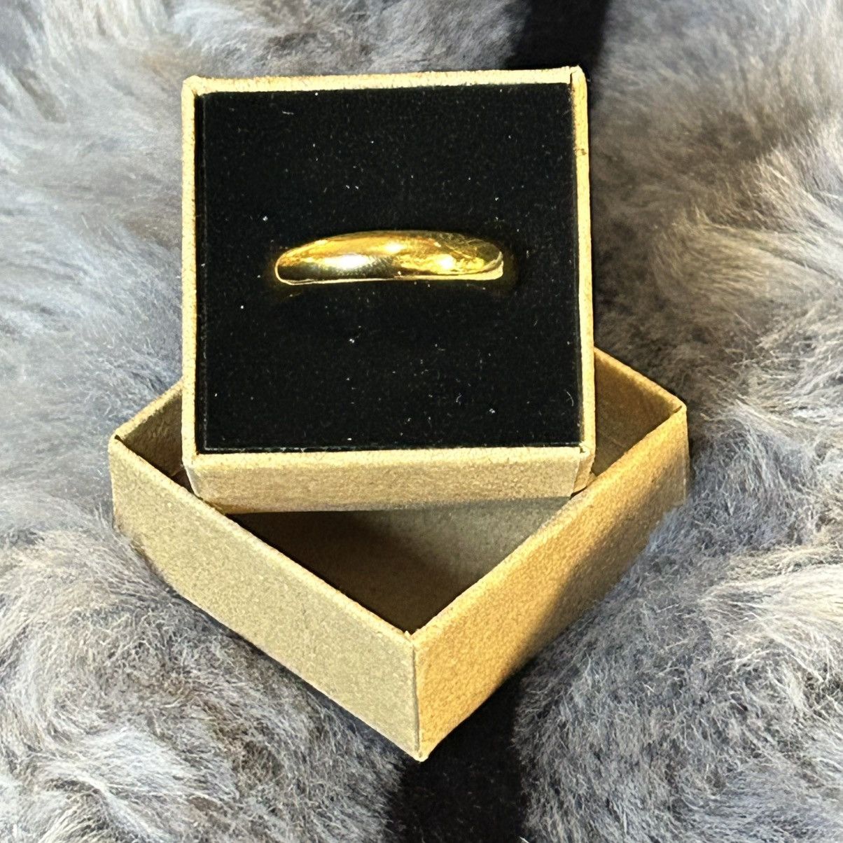 Jewelry Shiny 18kt gold plated 4mm stainless steel comfort ring 11 Size ONE SIZE - 1 Thumbnail