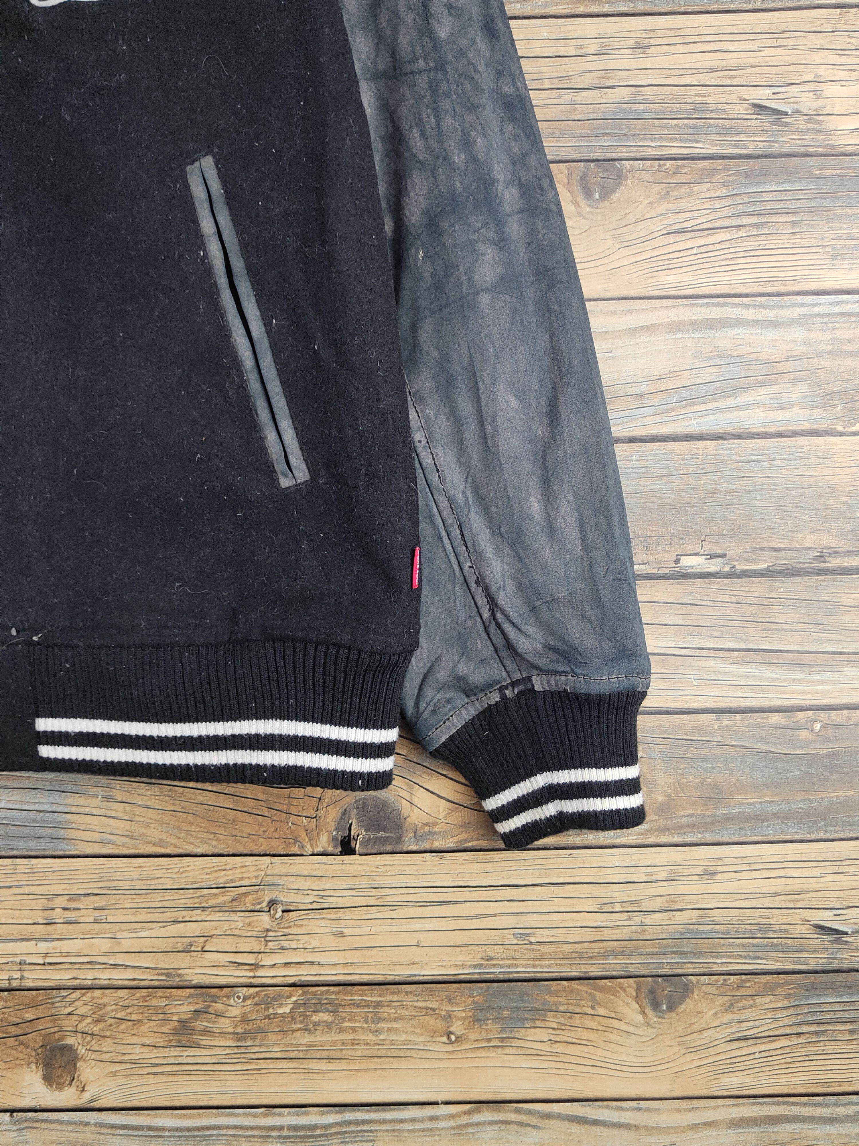 Japanese Brand DL B/one/soul duck Black Varsity Jackets #S2882 Size US M / EU 48-50 / 2 - 8 Thumbnail