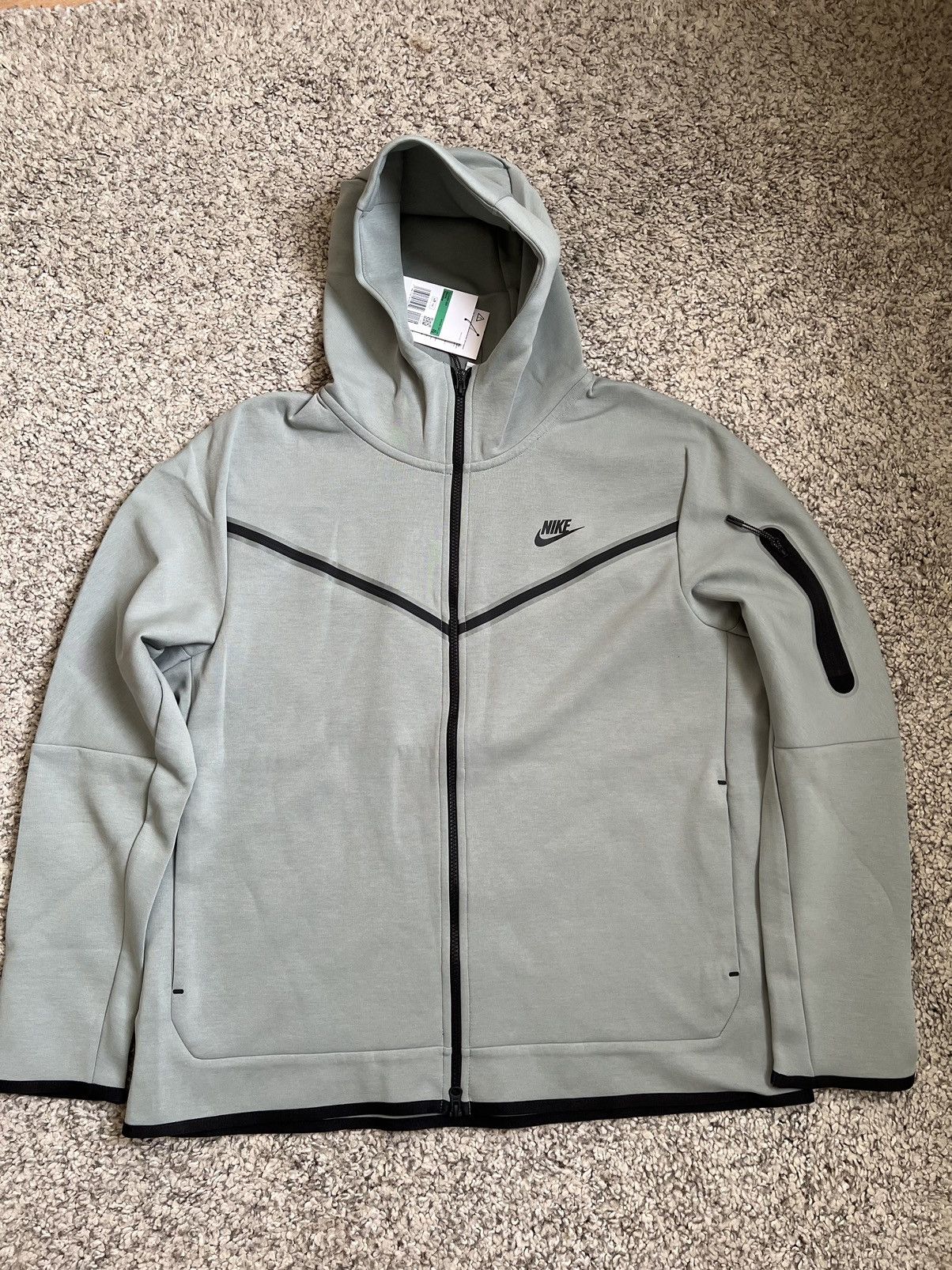 glue nike tech fleece
