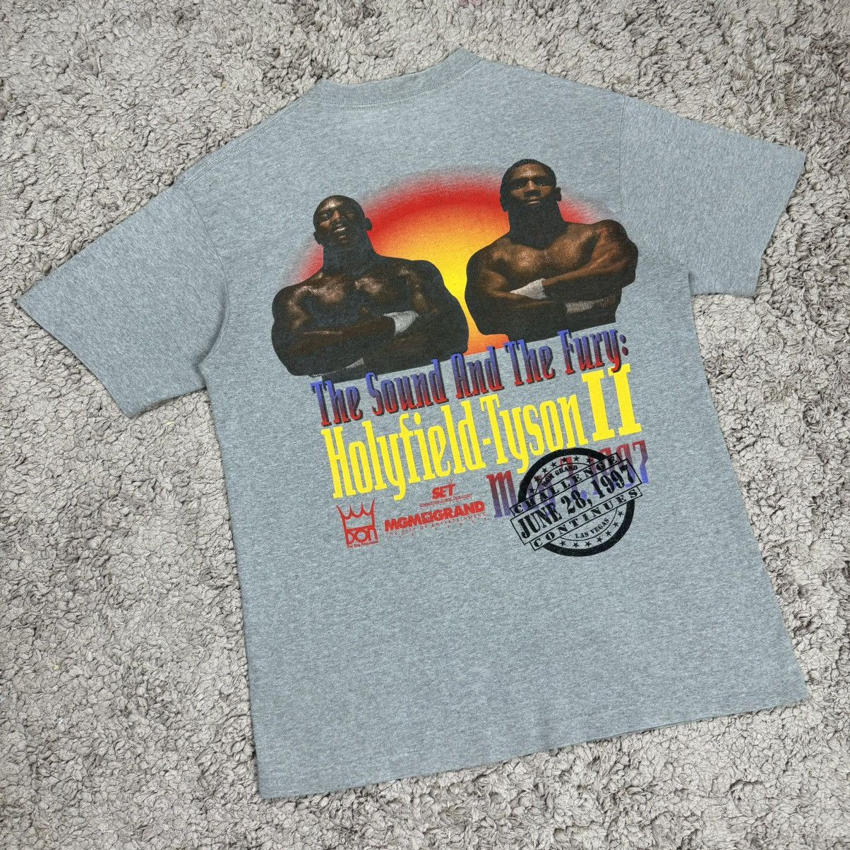 Vintage Vintage Mike Tyson VS Holyfield T-shirt Size US M / EU 48-50 / 2 - 3 Thumbnail