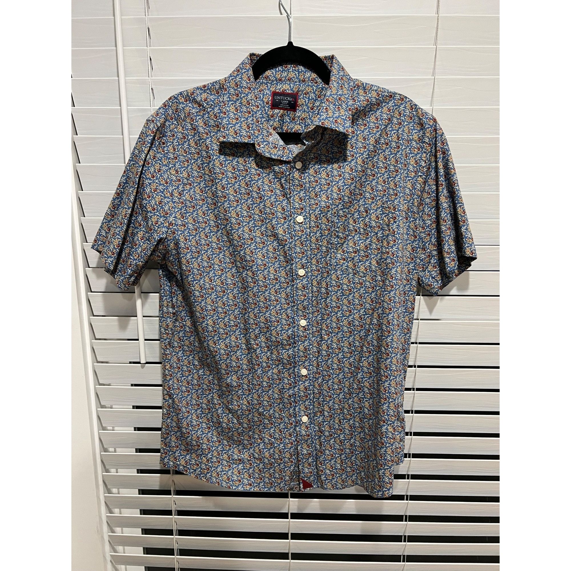 Untuckit Floral Short Sleeve Button Up Shirt - Size L