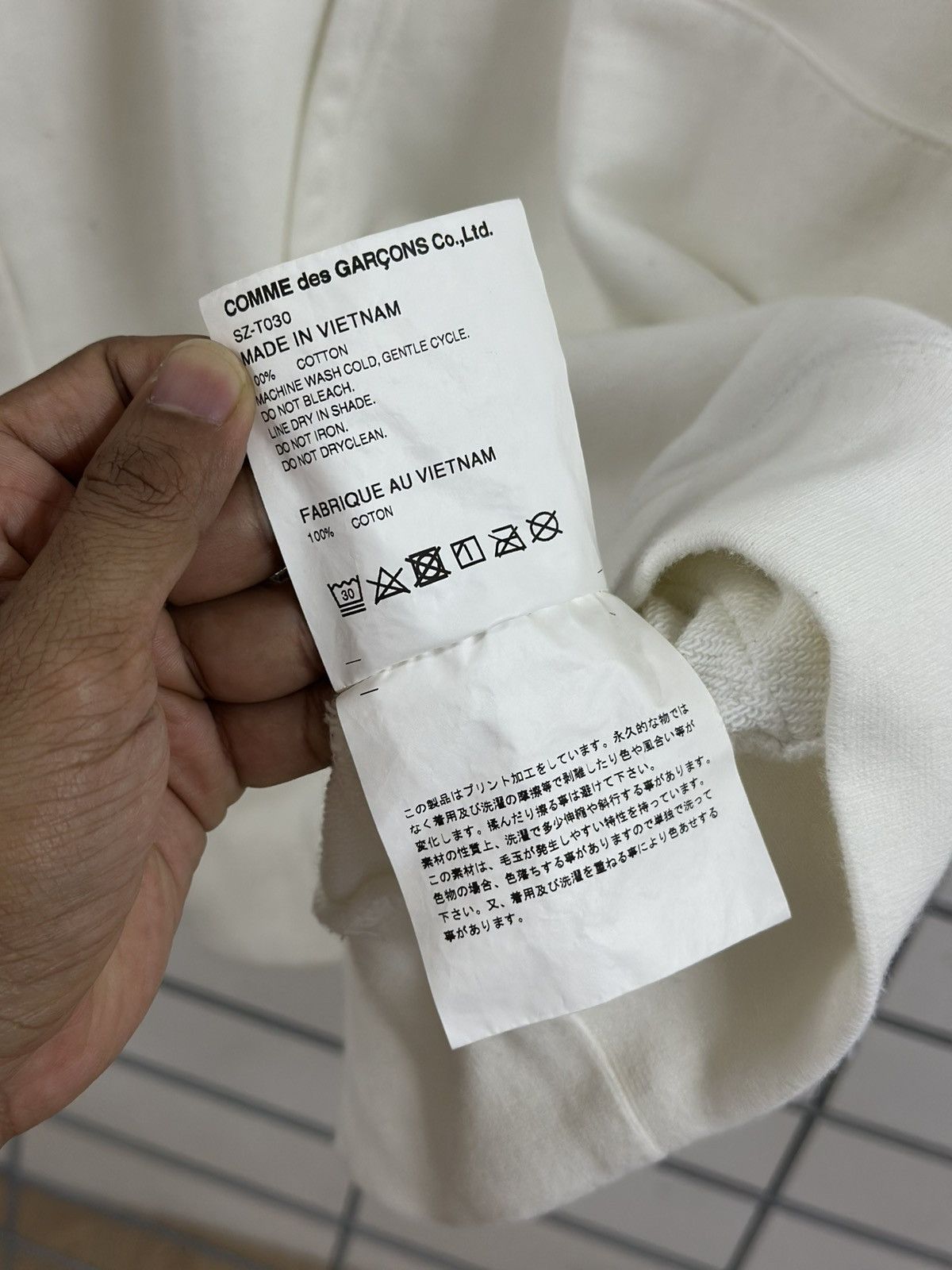 CDG by Comme des Garcons CDG Comme des Garcons AD2019 White Hoodie Size US M / EU 48-50 / 2 - 9 Thumbnail