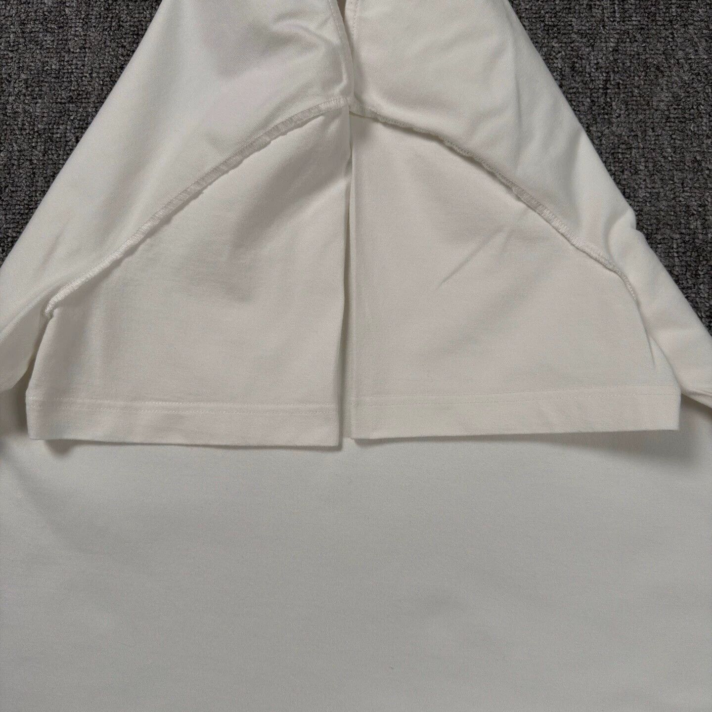 Louis Vuitton LV 25 White Embossed SS Tee M Near New Size US M / EU 48-50 / 2 - 6 Thumbnail