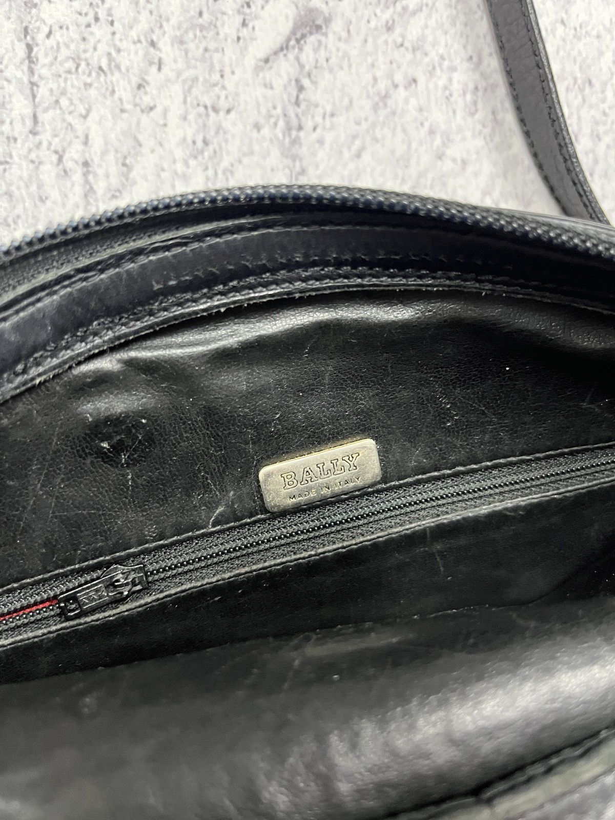 Bally Vintage Bally Leather Messenger Crossbody Shoulder Bag Rare Size ONE SIZE - 8 Thumbnail