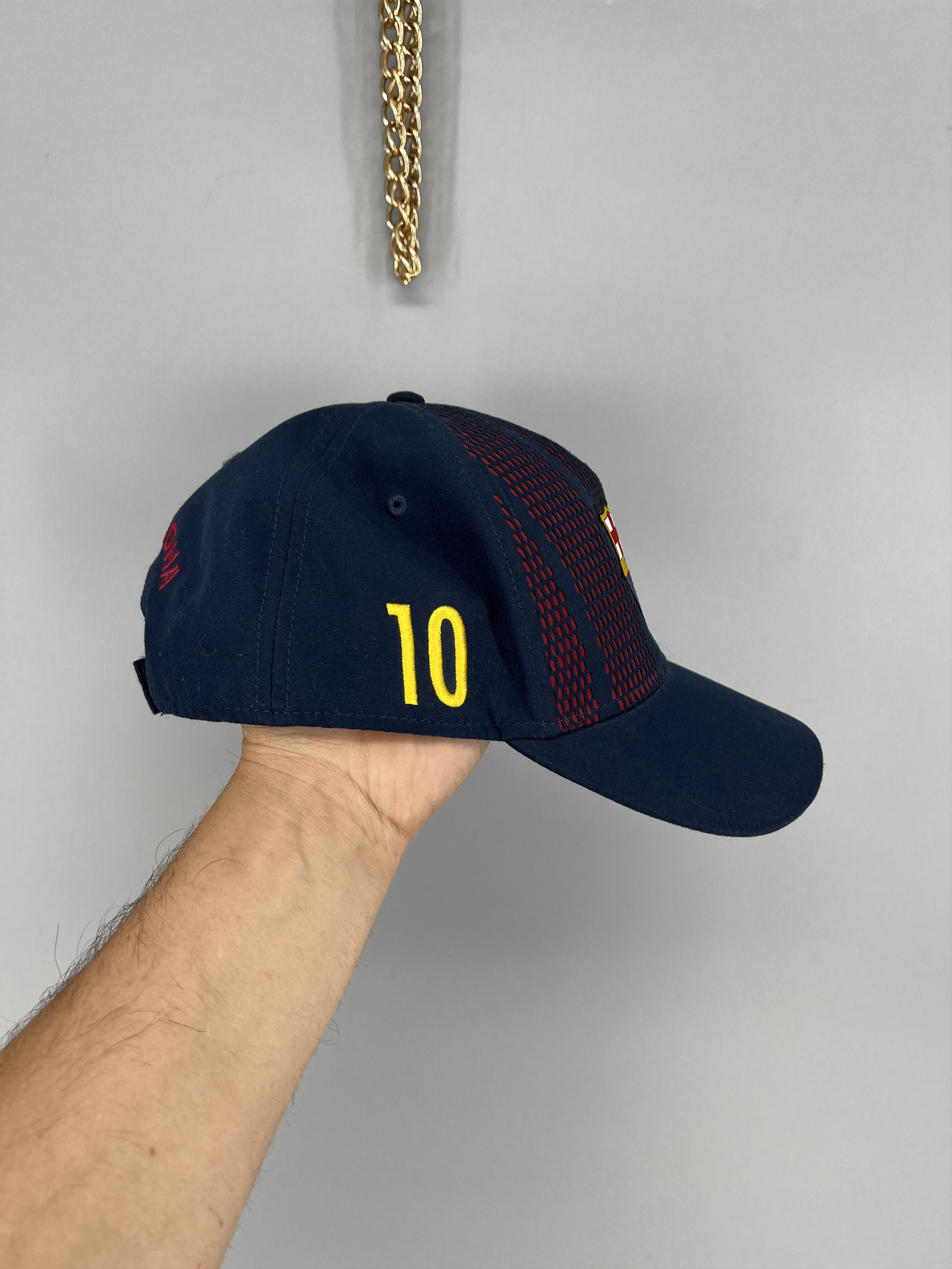 Vintage BARCELONA 10 LIONEL MESSI FOOTBALL FUSSBALL BASEBALL Size ONE SIZE - 2 Thumbnail