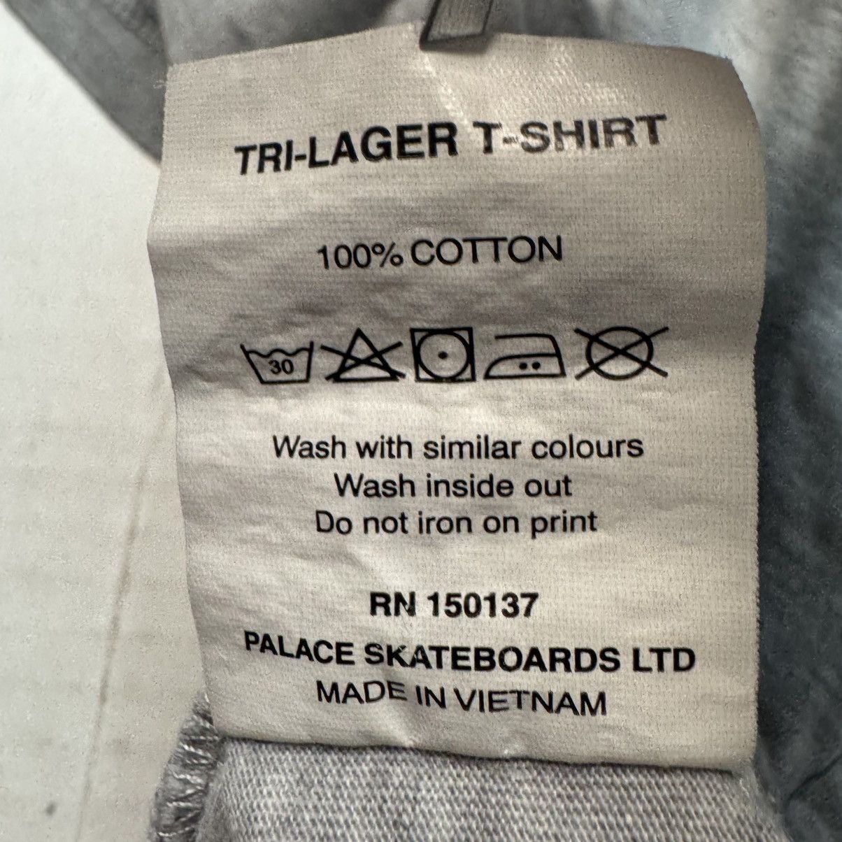 Palace Palace Skateboards Tri-Lager T-Shirt in Grey. Size: Medium Size US M / EU 48-50 / 2 - 5 Thumbnail