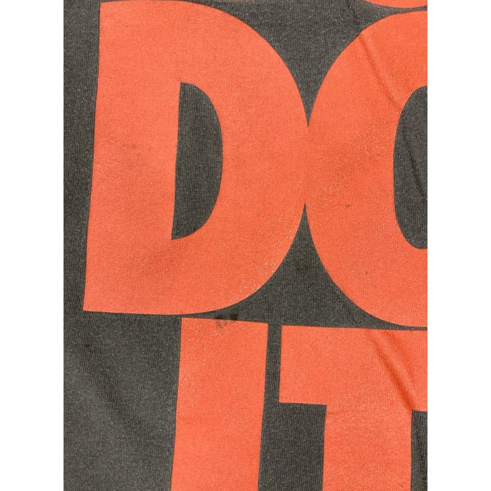 Nike Nike Just Do It Graphic T-shirt Men Slim Fit Medium Brown Orange Short Sleeve Size US M / EU 48-50 / 2 - 3 Thumbnail