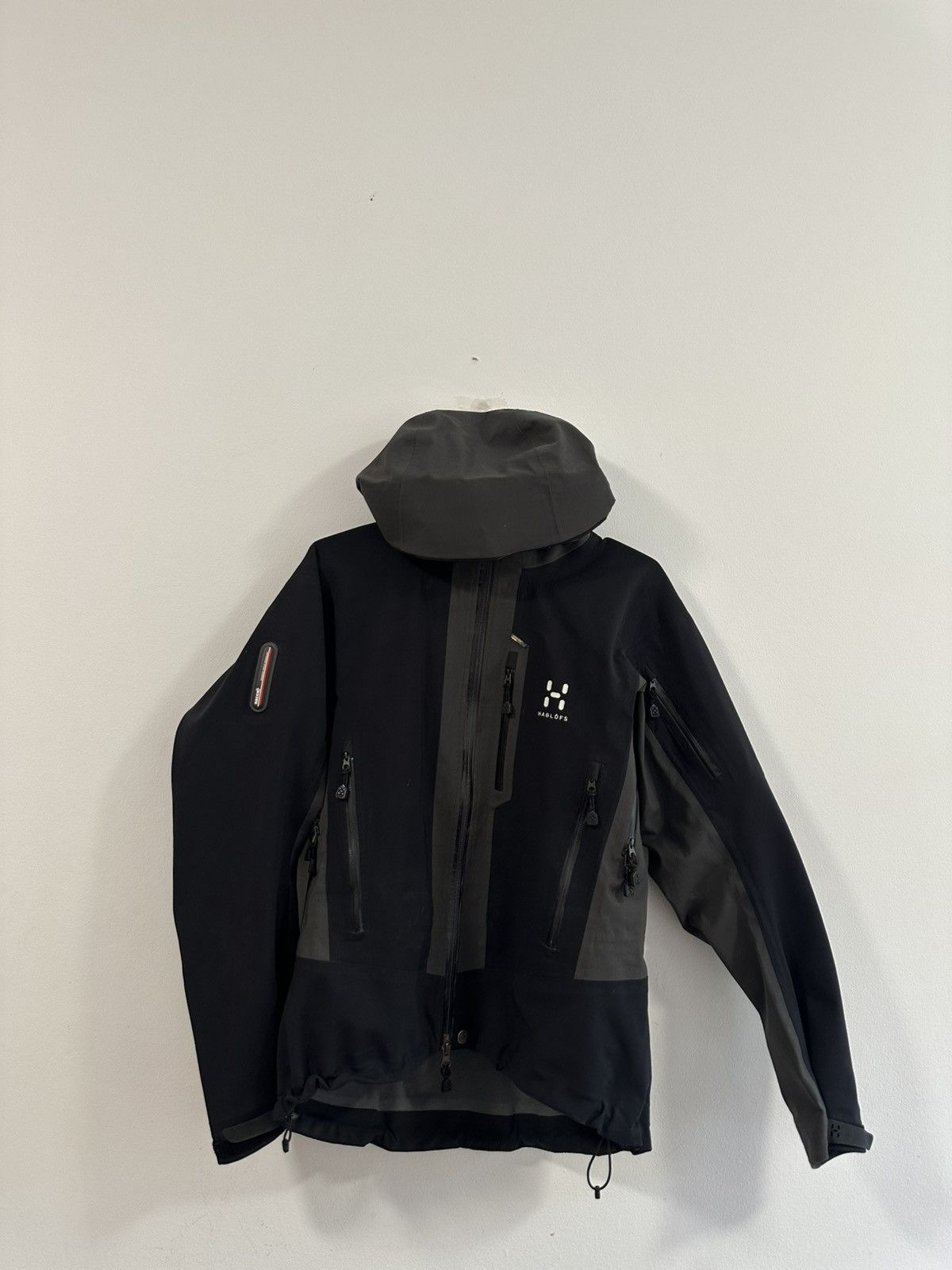 Goretex × Haglofs 🔥Jacket Haglofs Gore-tex Membrane Recco🔥 Size M / US 6-8 / IT 42-44 - 1 Thumbnail