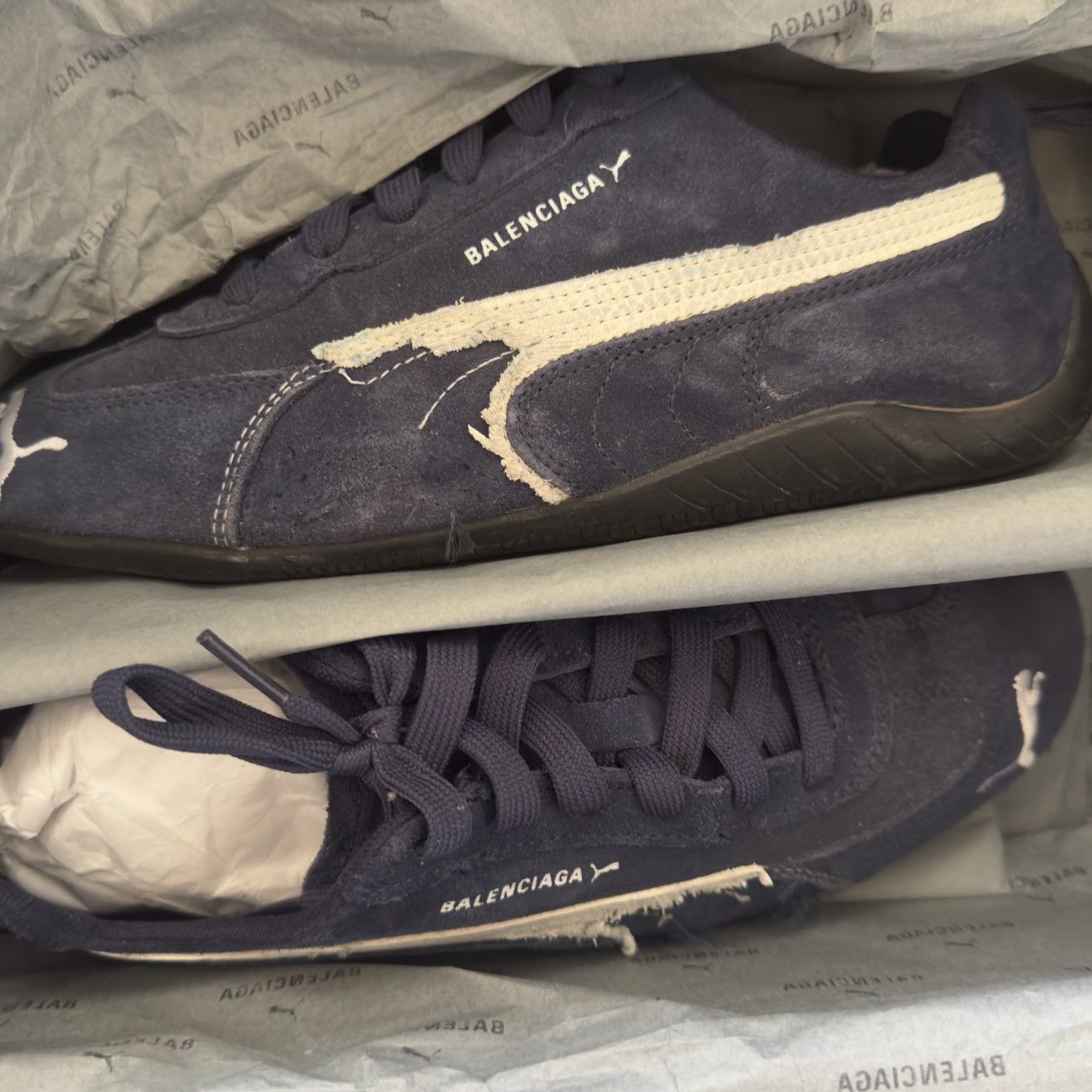 Balenciaga × Puma BALENCIAGA x SPEEDCAT SUEDE Size US 7 / EU 40 - 2 Thumbnail