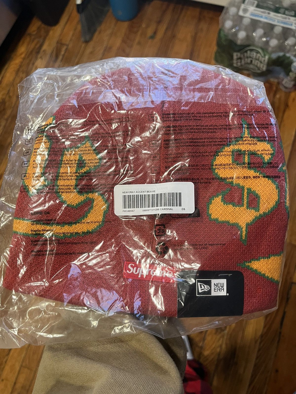 New Era × Supreme Supreme New era accent beanie, red FW 24 Size ONE SIZE - 3 Thumbnail