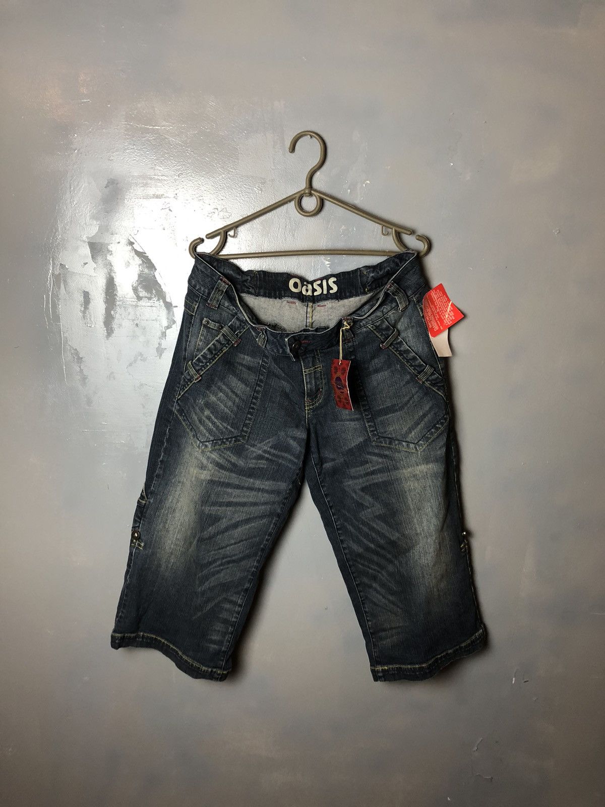 Vintage Vintage men’s jeans Oasis cargo Size US 36 / EU 52 - 1 Thumbnail
