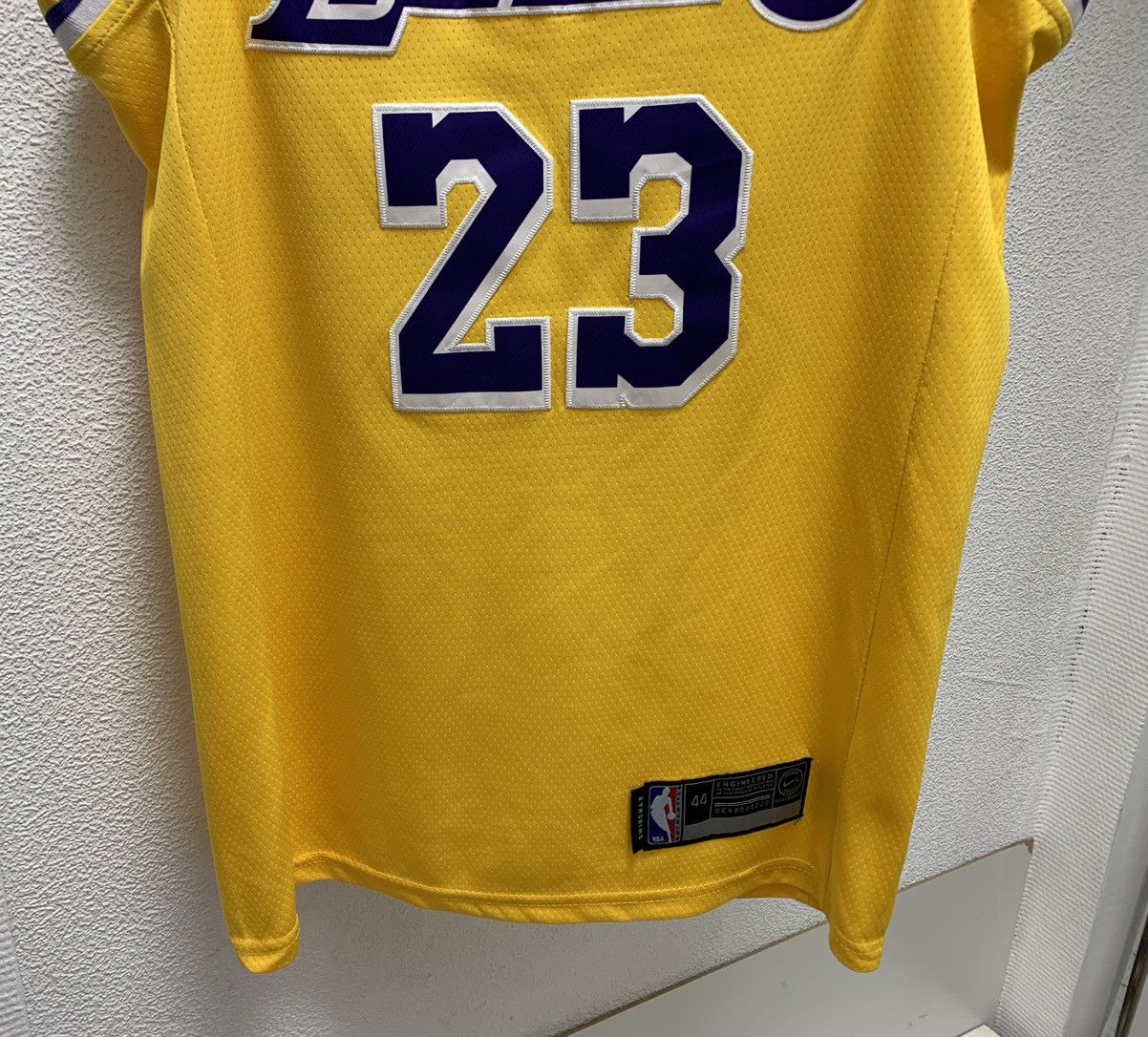 NBA Los Angeles Lakers Lebron James 23 NBA jersey 44 sz S-M LAL Size US S / EU 44-46 / 1 - 6 Thumbnail