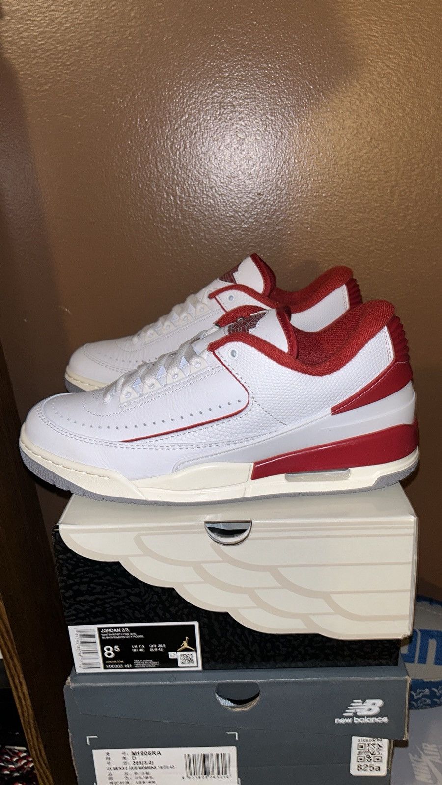 Jordan Brand Jordan 2/3 White Varsity Red Size US 8.5 / EU 41-42 - 2 Thumbnail