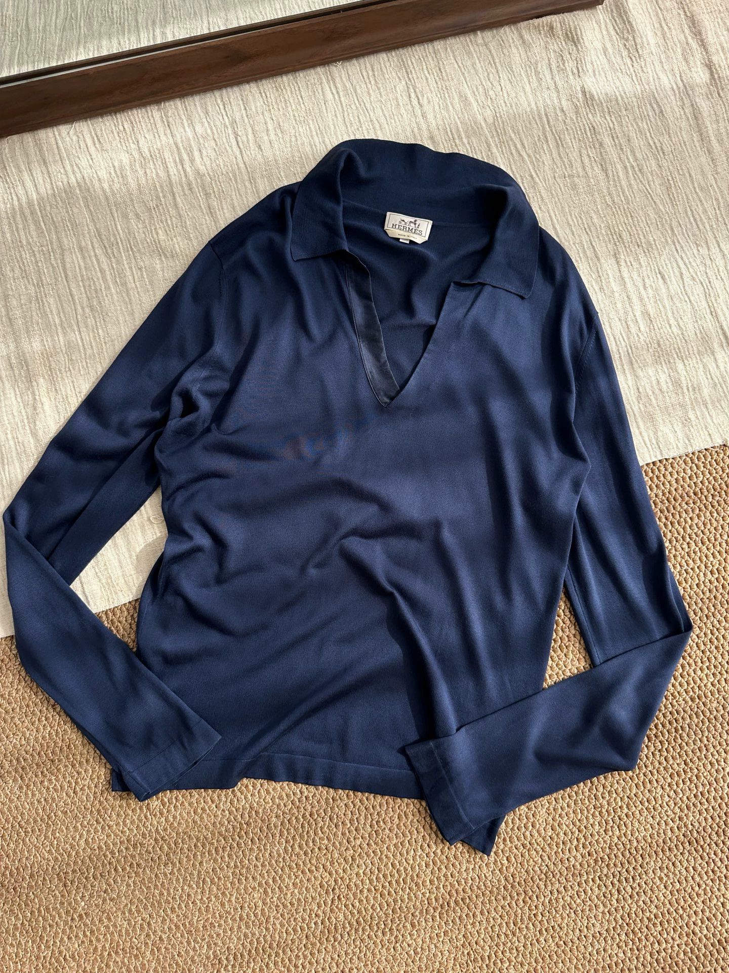 Hermes Hermes Silk V-neck Light Casual Knitted LS Top Women Navy L Size L / US 10 / IT 46 - 1 Thumbnail