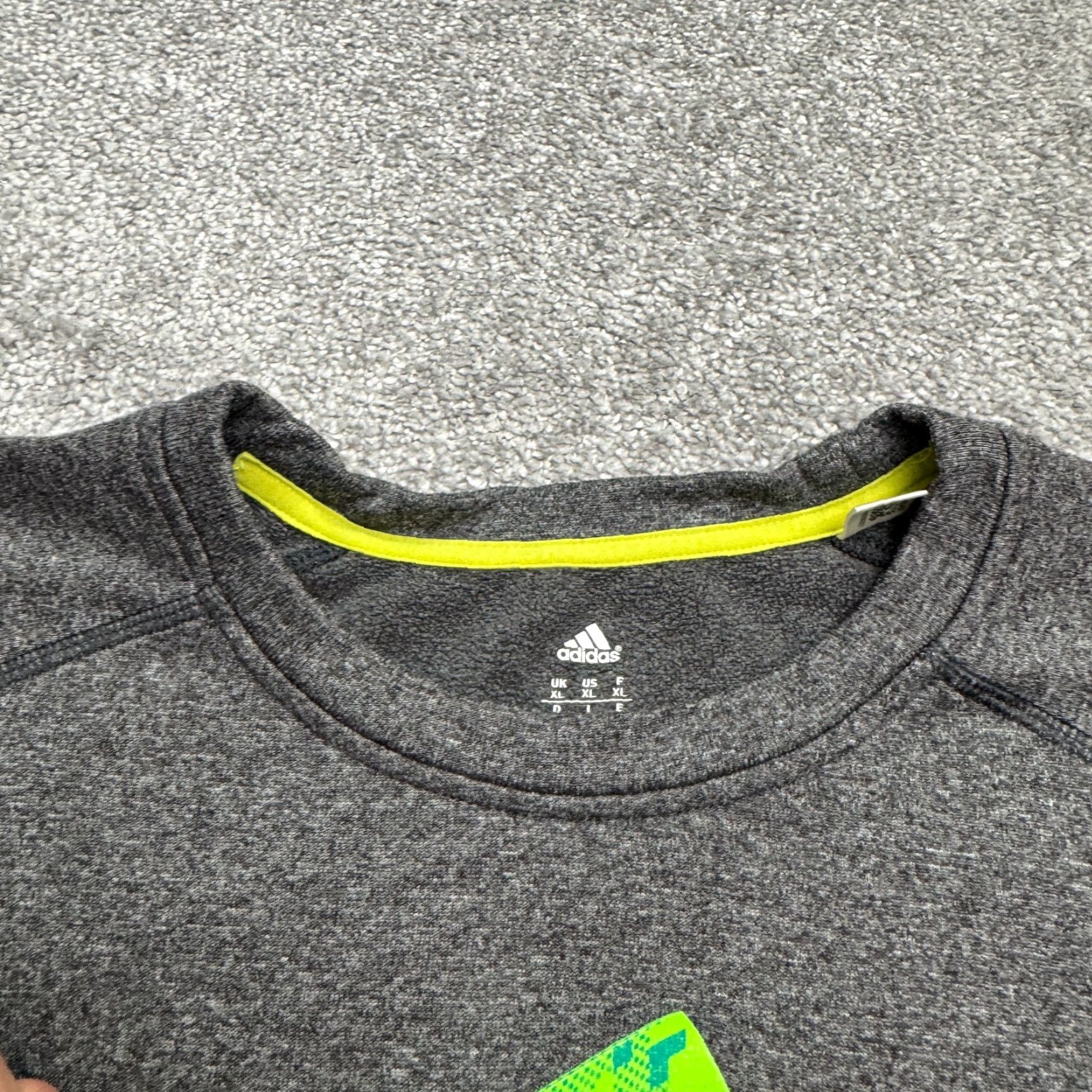 Adidas Adidas Climawarm Graphic Pullover Sweatshirt Men XL Gray Neon Logo Fleece Active Size US XL / EU 56 / 4 - 4 Thumbnail