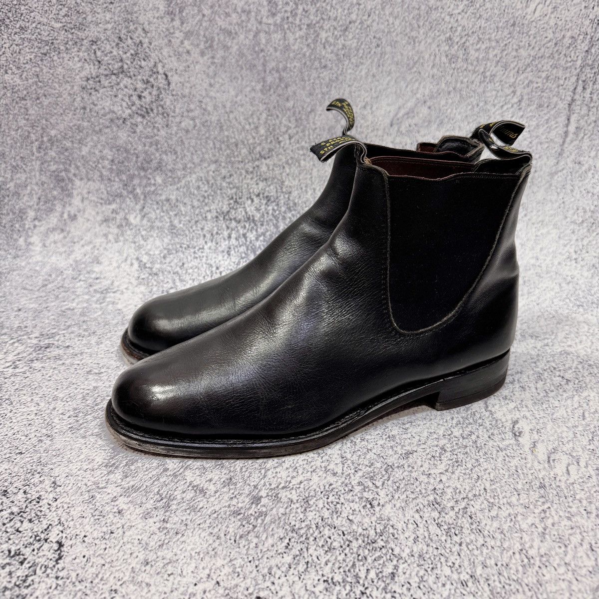 R.M. Williams R.M. Williams Mens Classic Black Leather Chelsea Boots US11 Size US 11 / EU 44 - 1 Thumbnail
