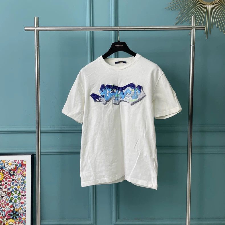 Louis Vuitton Louis Vuitton White foam embroidered short sleeve 2501-Next Size US L / EU 52-54 / 3 - 1 Thumbnail