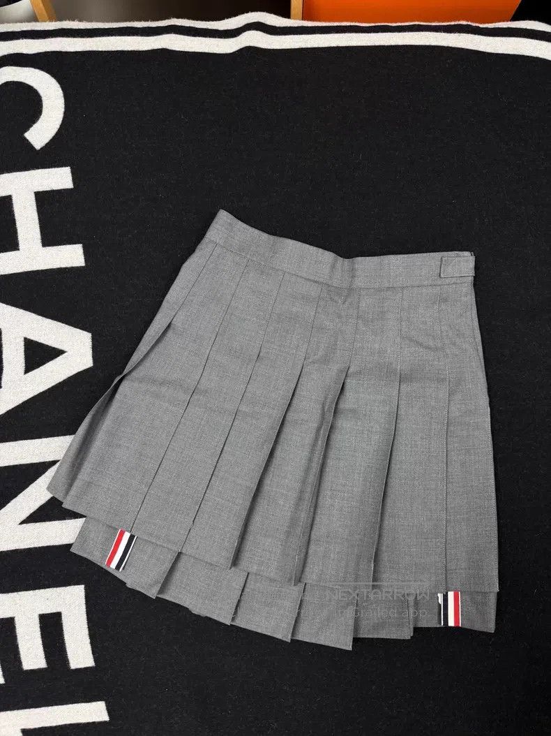 Thom Browne Thom Browne Preppy Gray Pleated Skirt Size 27" / US 4 / IT 40 - 1 Thumbnail