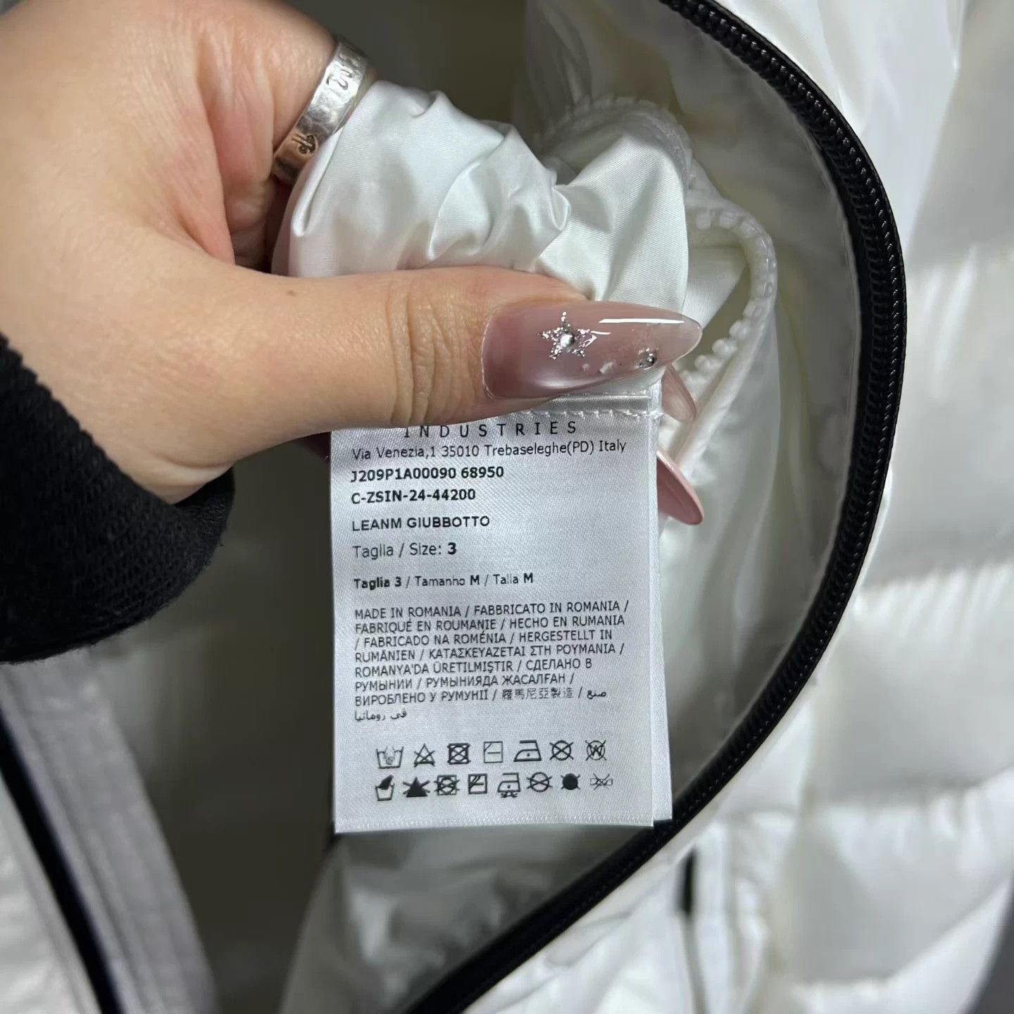Moncler Moncler White Down Hooded Puffer Size 3 Size L / US 10 / IT 46 - 6 Thumbnail