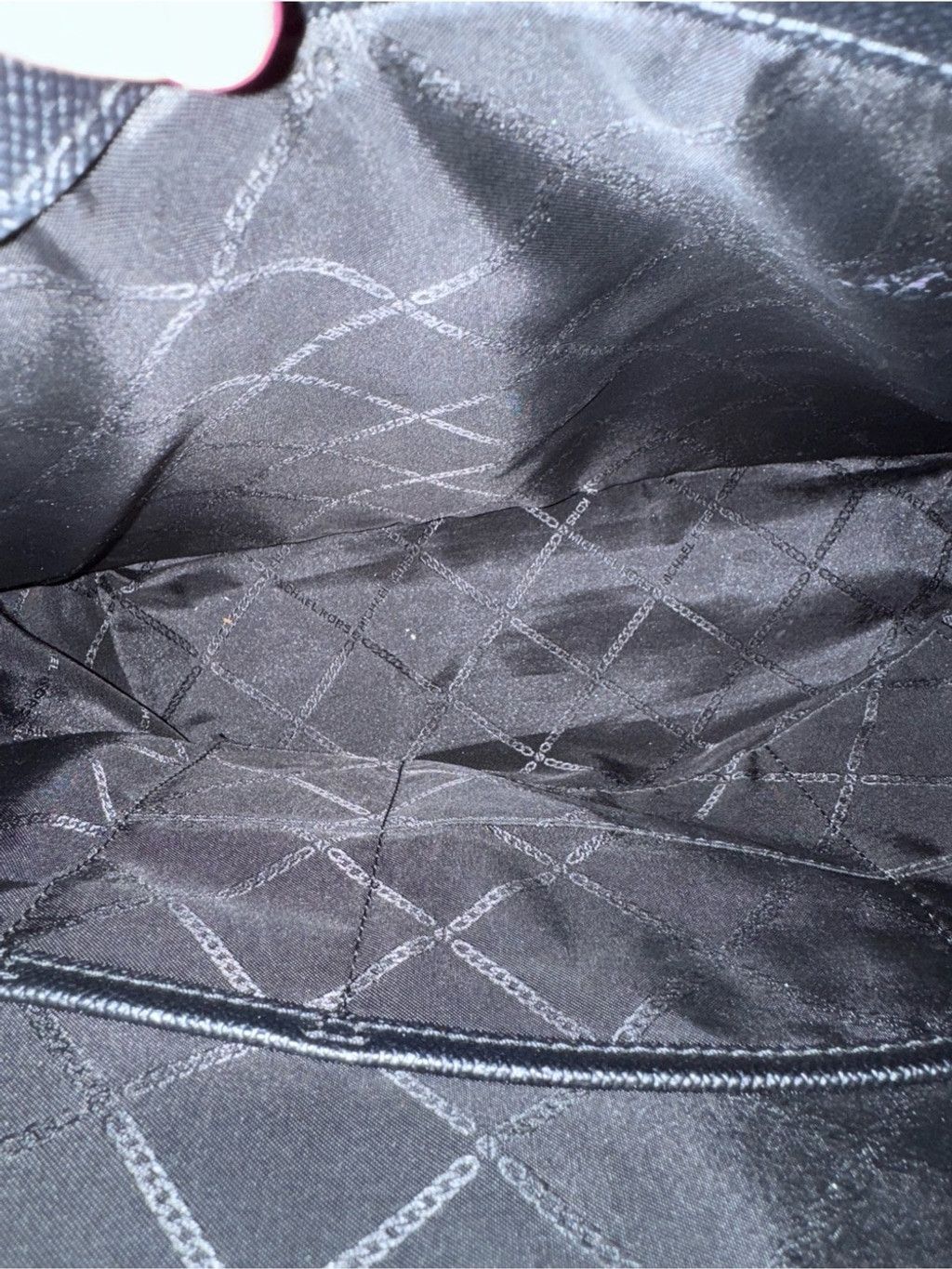 Michael Kors Michael Kors Voyager Tote Black Saffiano Leather Size ONE SIZE - 9 Thumbnail