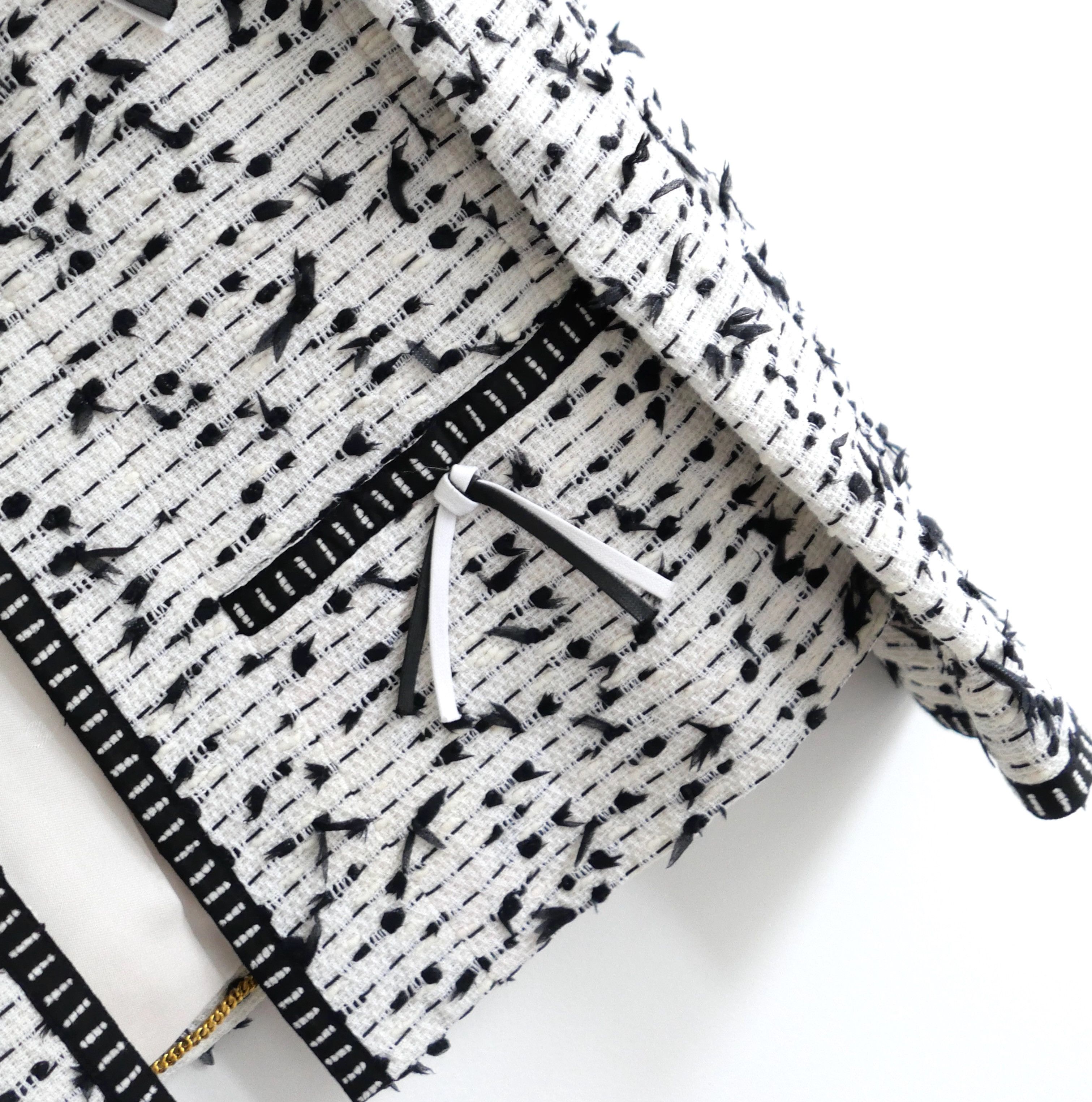 Chanel Chanel Cruise 1995 95C Black & White Fantasy Tweed Jacket Size M / US 6-8 / IT 42-44 - 2 Thumbnail