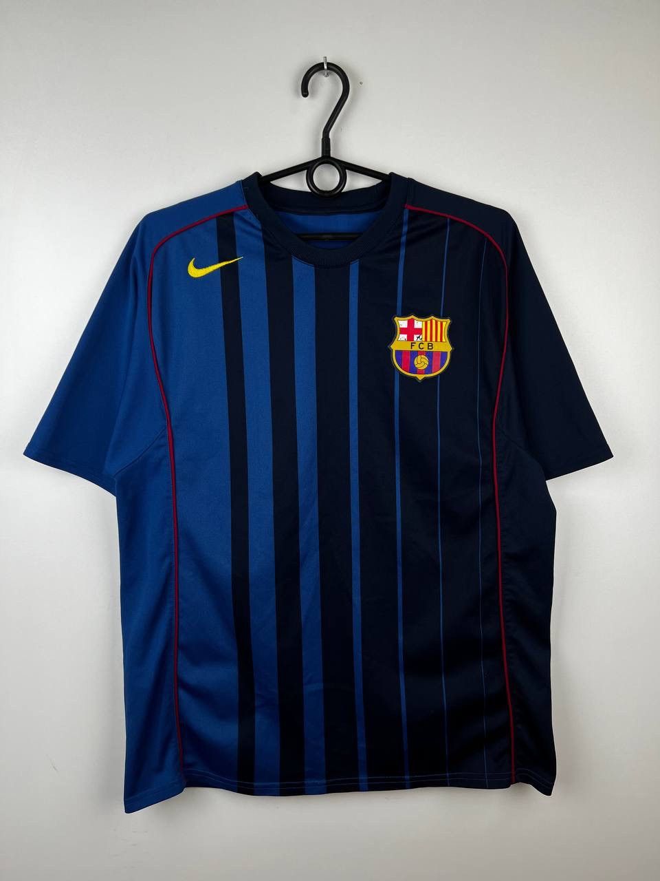 Vintage Barcelona Nike Davies vintage t-shirts size M Size US M / EU 48-50 / 2 - 1 Thumbnail