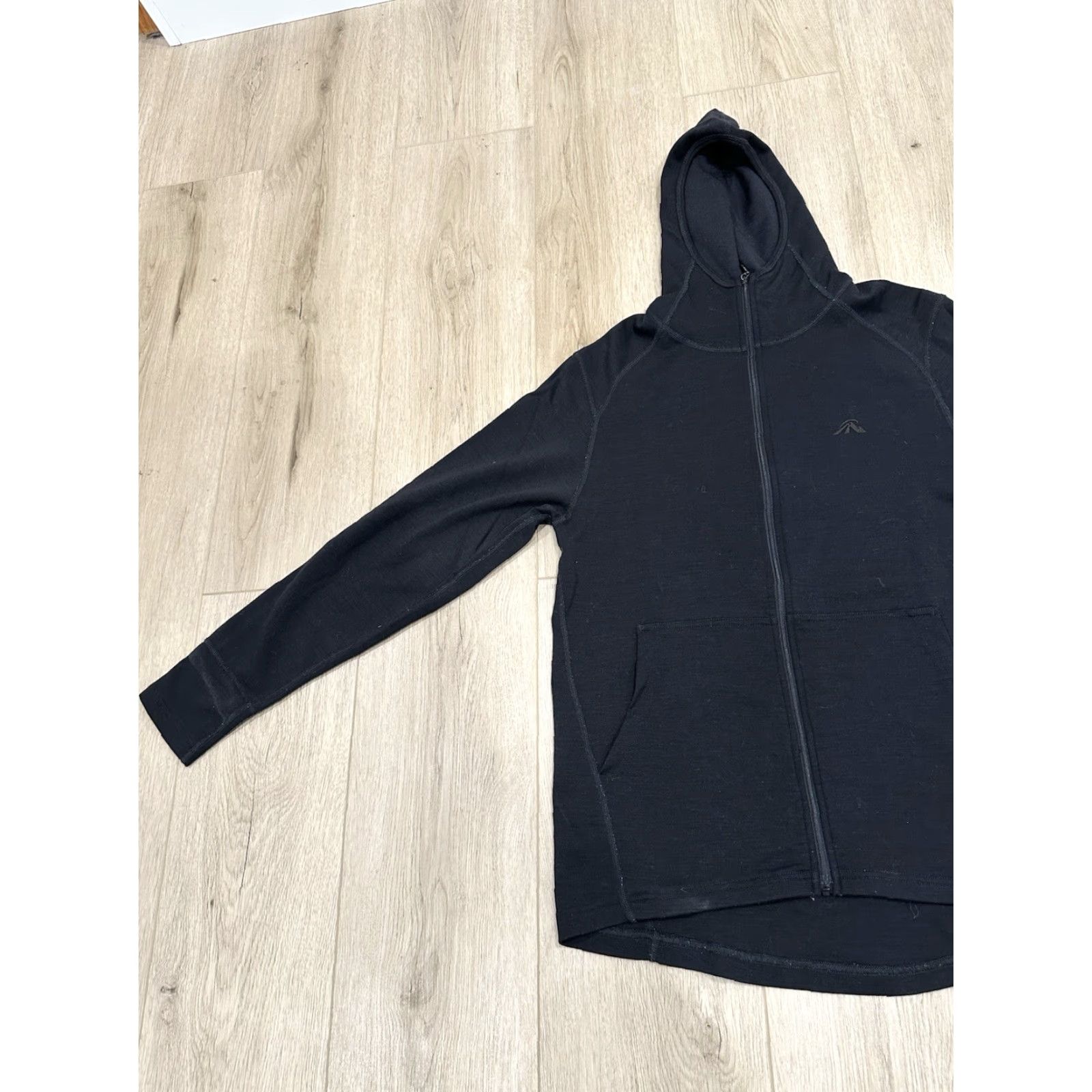 Vintage VINTAGE Macpac Merino Wool Full Zip Hoodie Mens Black Size Small Size US S / EU 44-46 / 1 - 4 Thumbnail