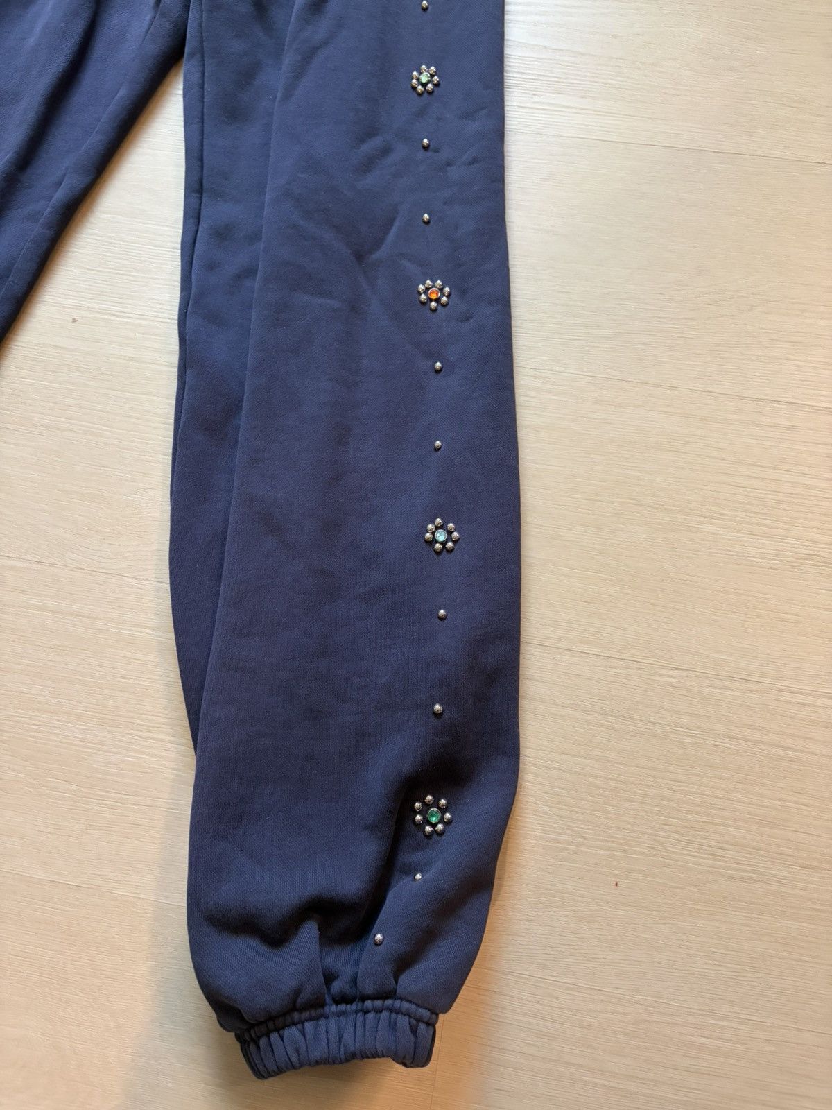 HMDD HMDD Flower Studded Scrunch Sweats Size US 32 / EU 48 - 3 Thumbnail