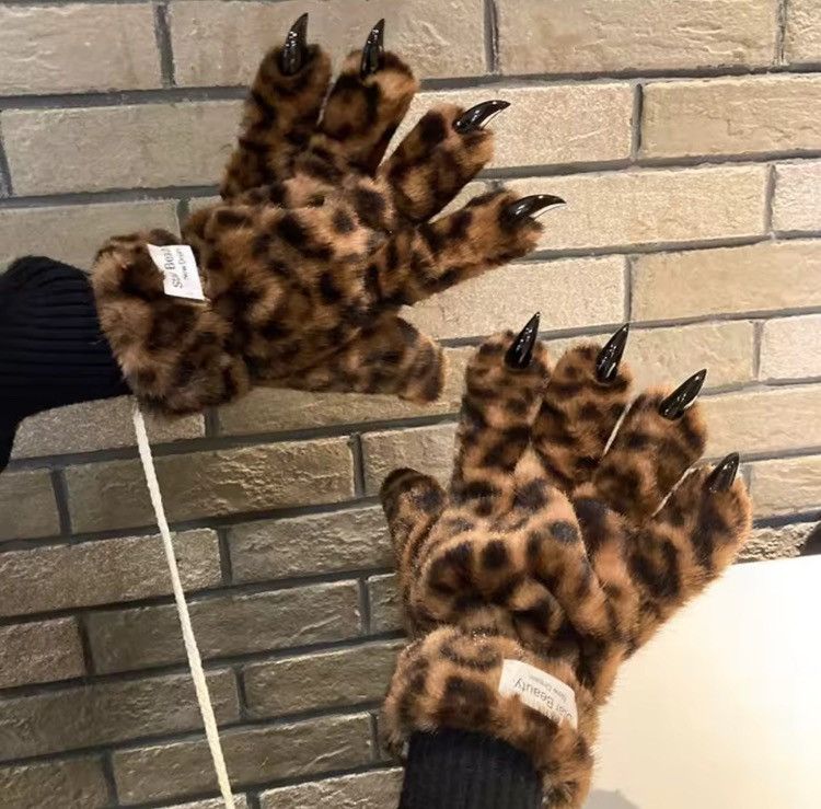Other Plush Leopard Paw Winter Cosplay Gloves Size ONE SIZE - 1 Thumbnail
