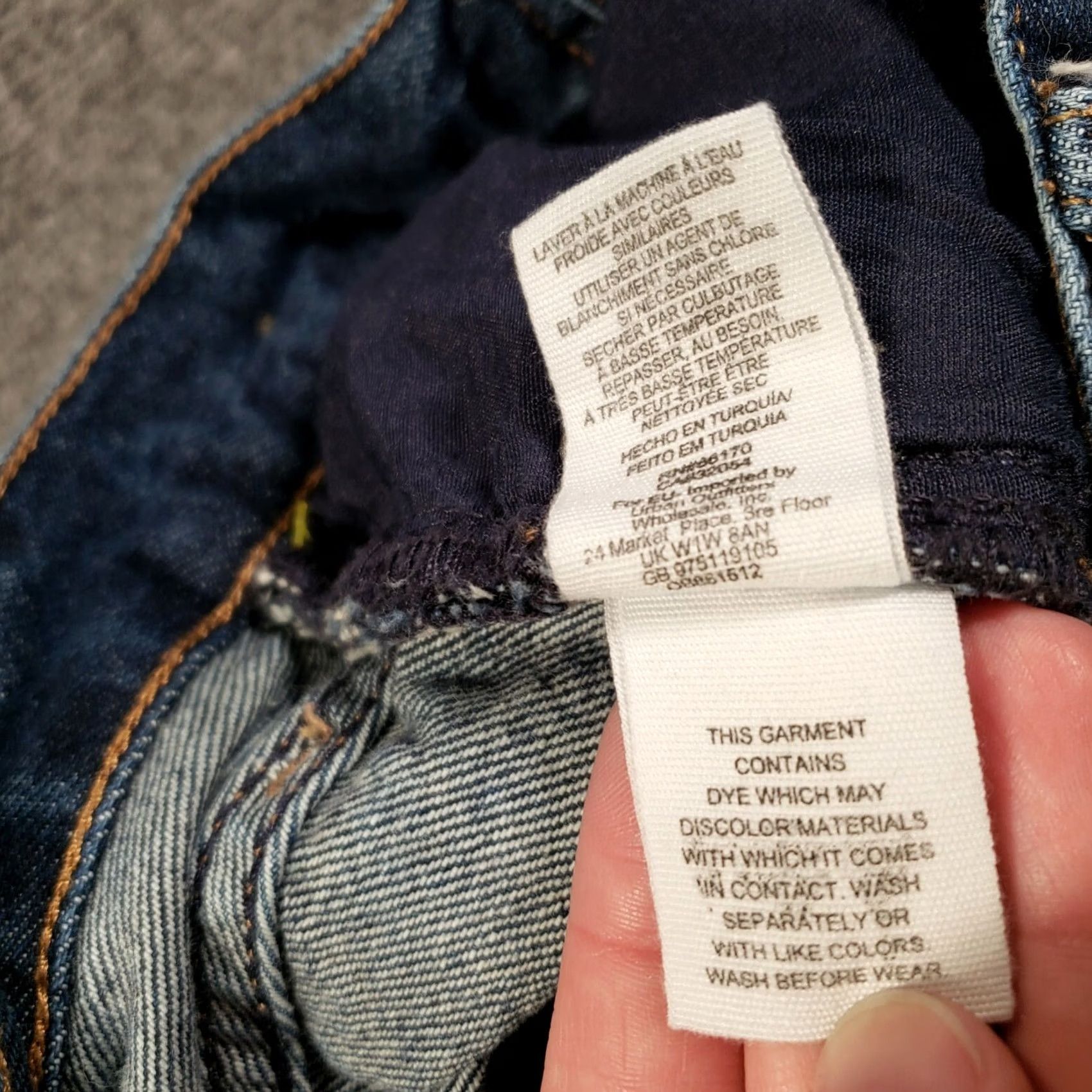 Vintage We The Free Jeans Womens 26 High Rise Capri Pleated Front Dark Wash Blue Denim Size 26" / US 2 / IT 38 - 6 Thumbnail